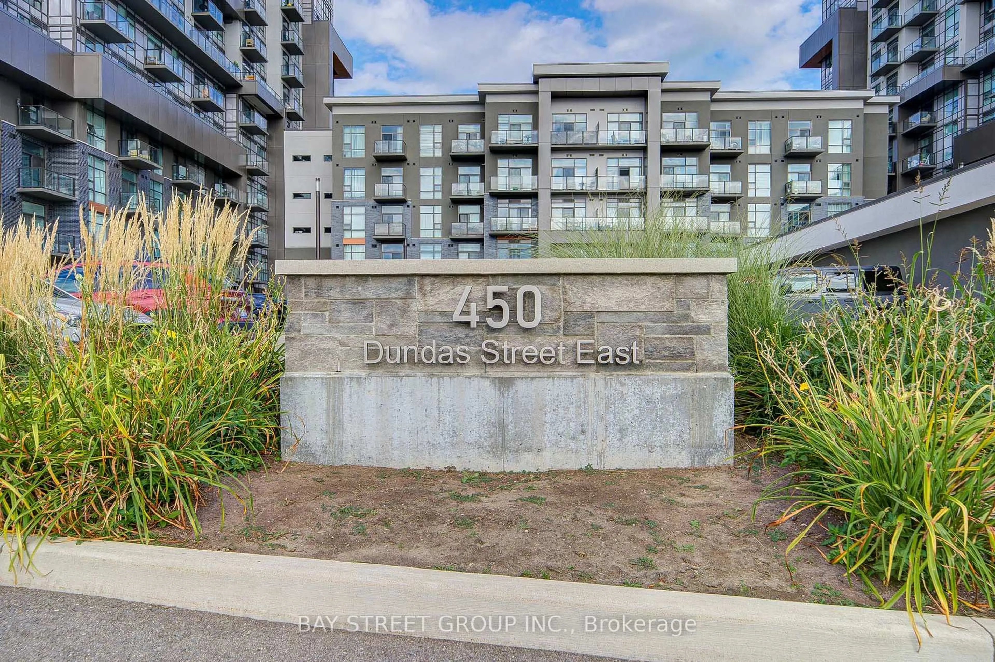 A pic from outside/outdoor area/front of a property/back of a property/a pic from drone, unknown for 450 Dundas St #313, Hamilton Ontario L8B 1Z2