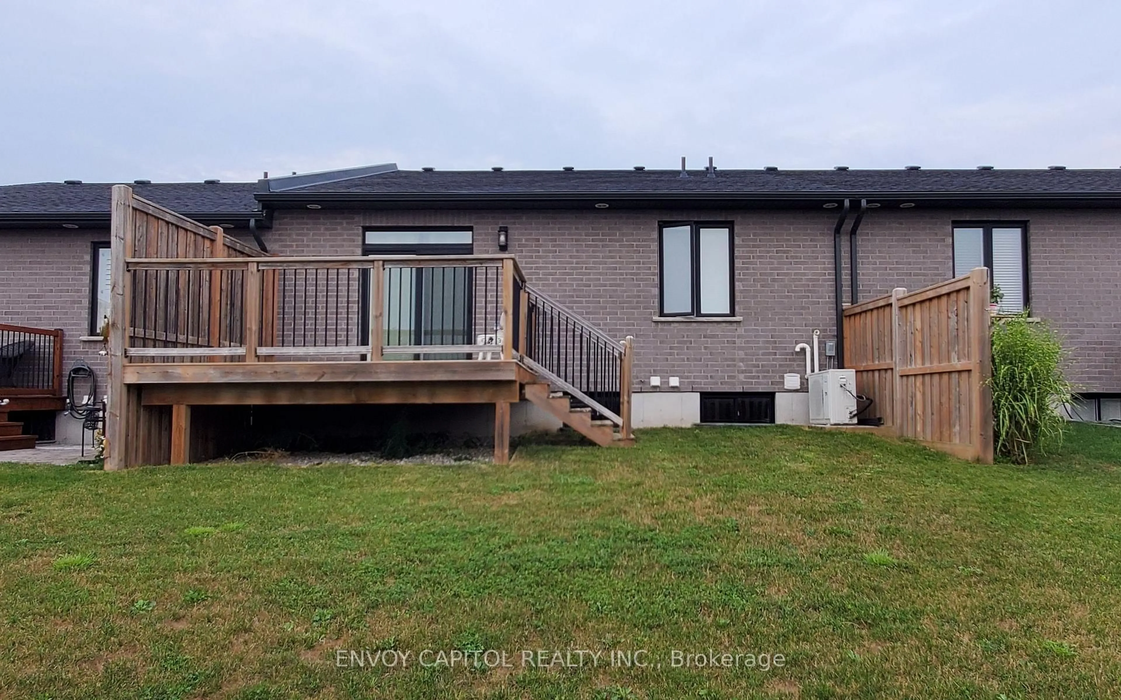 Unknown for 106 Ridgewood Cres, St. Marys Ontario N4X 1E8