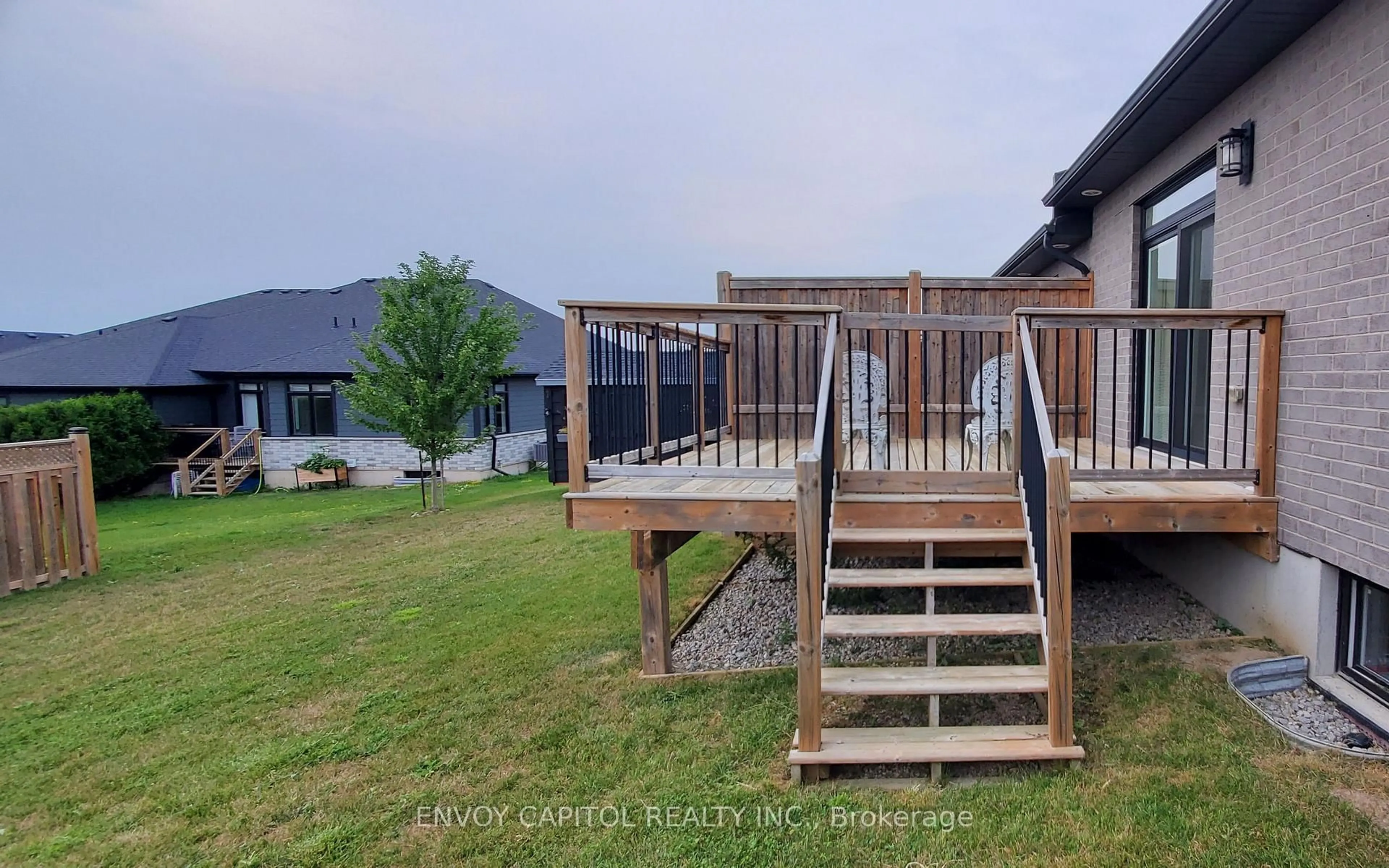 Patio, water/lake/river/ocean view for 106 Ridgewood Cres, St. Marys Ontario N4X 1E8
