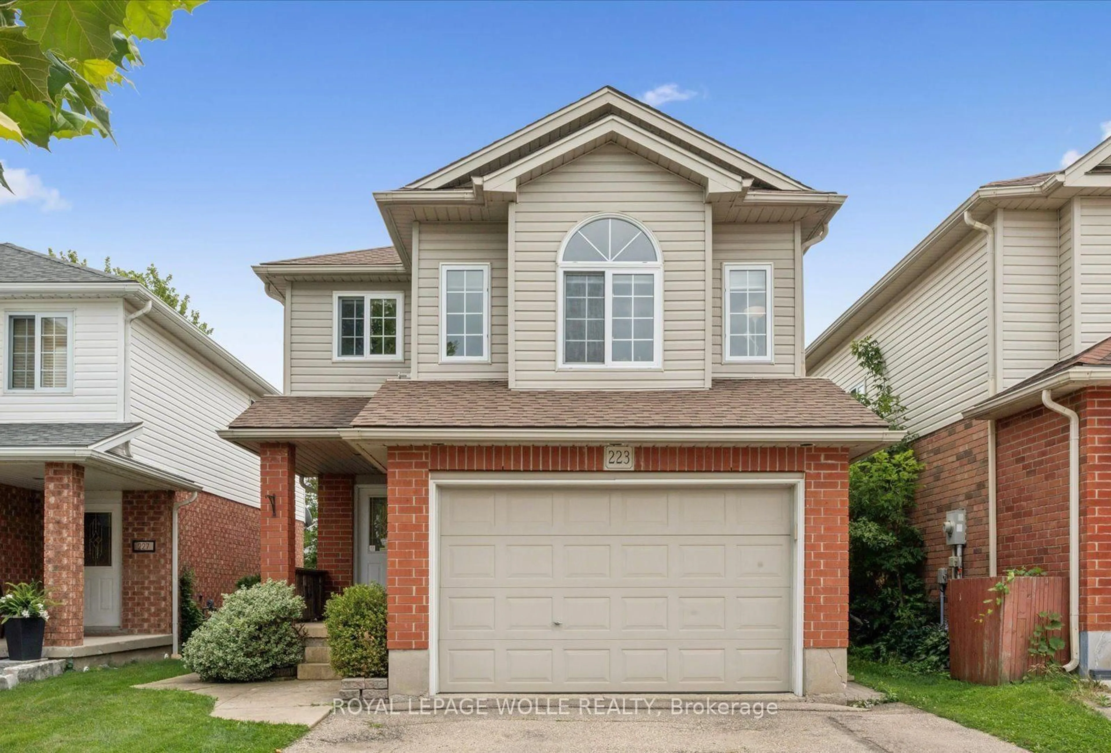 Home with brick exterior material, street for 223 Hollyridge Cres, Kitchener Ontario N2N 3N3