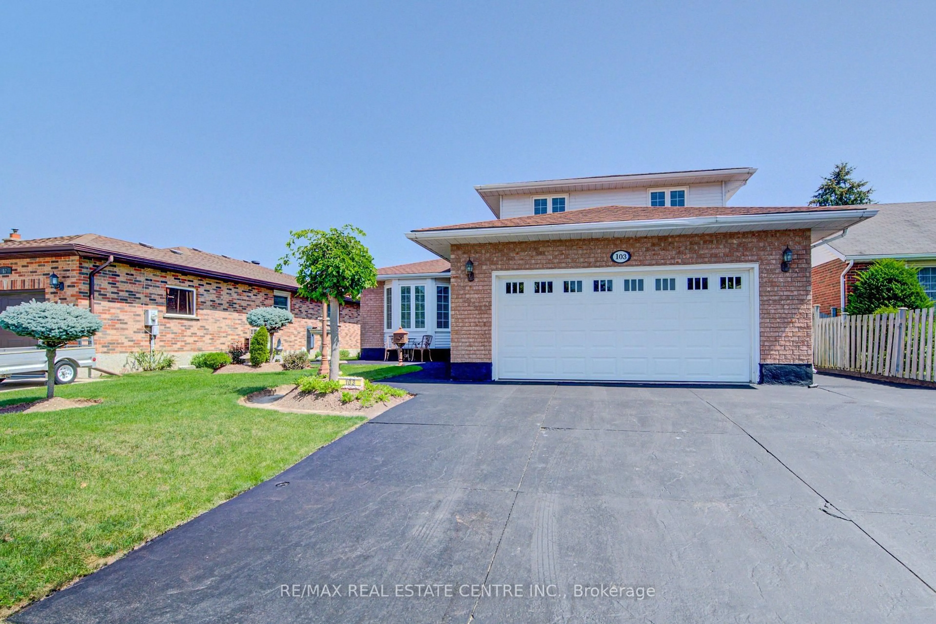 Home with brick exterior material, street for 103 Southwood Dr, Cambridge Ontario N1S 3S3