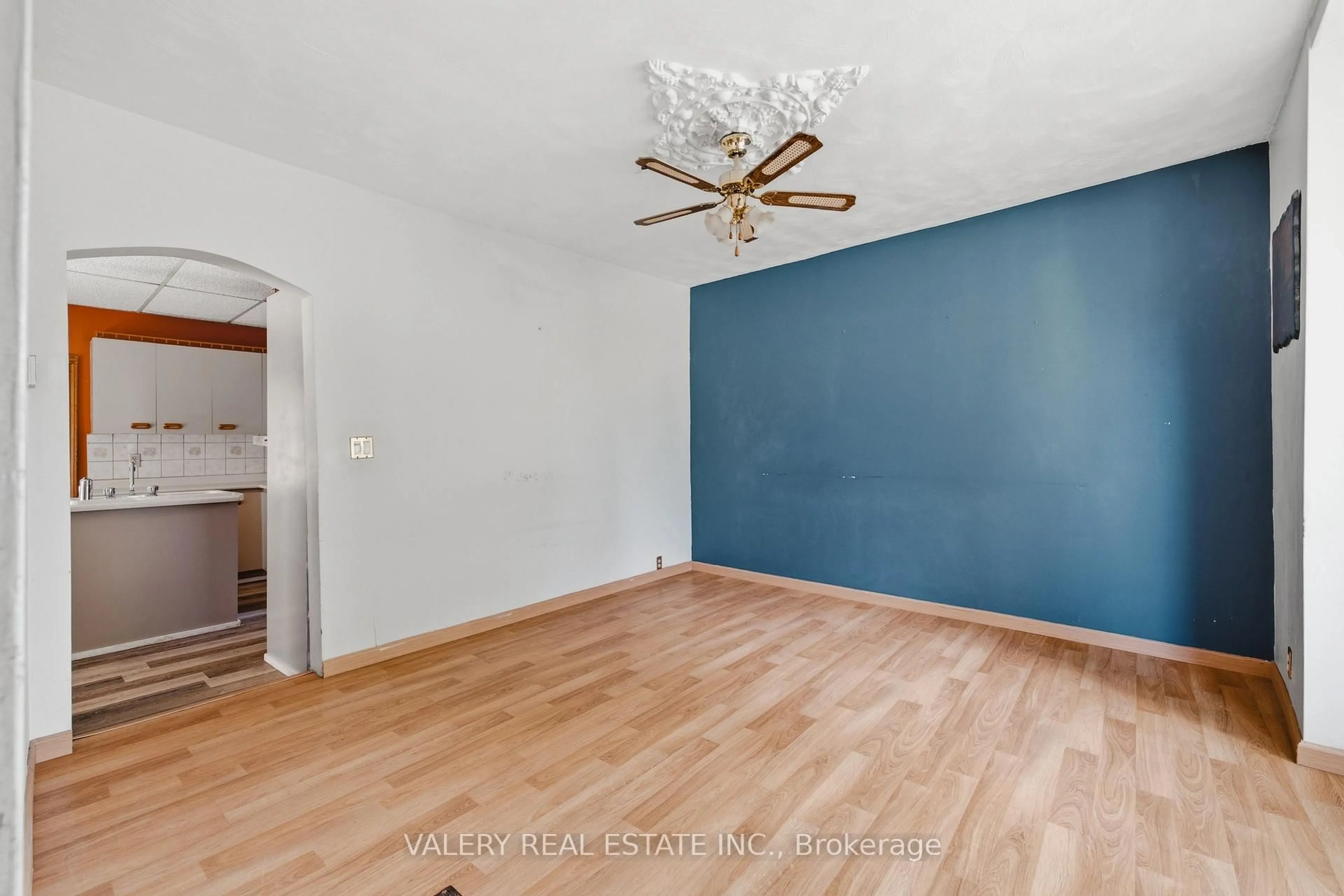 A pic of a room for 34 Chalmers St, Cambridge Ontario N1R 5B7
