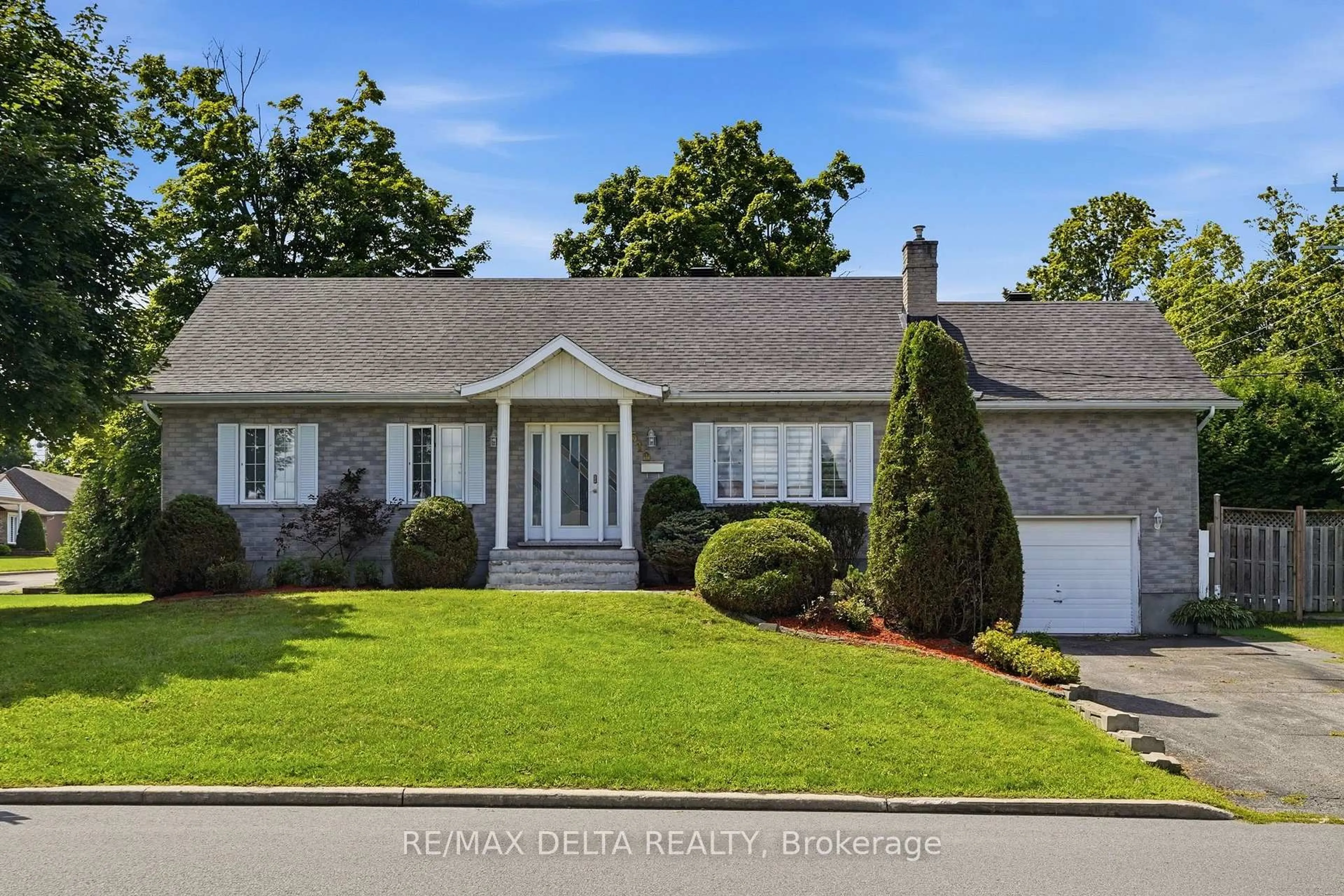 Home with vinyl exterior material, street for 510 Stevens St, Hawkesbury Ontario K6A 3J3