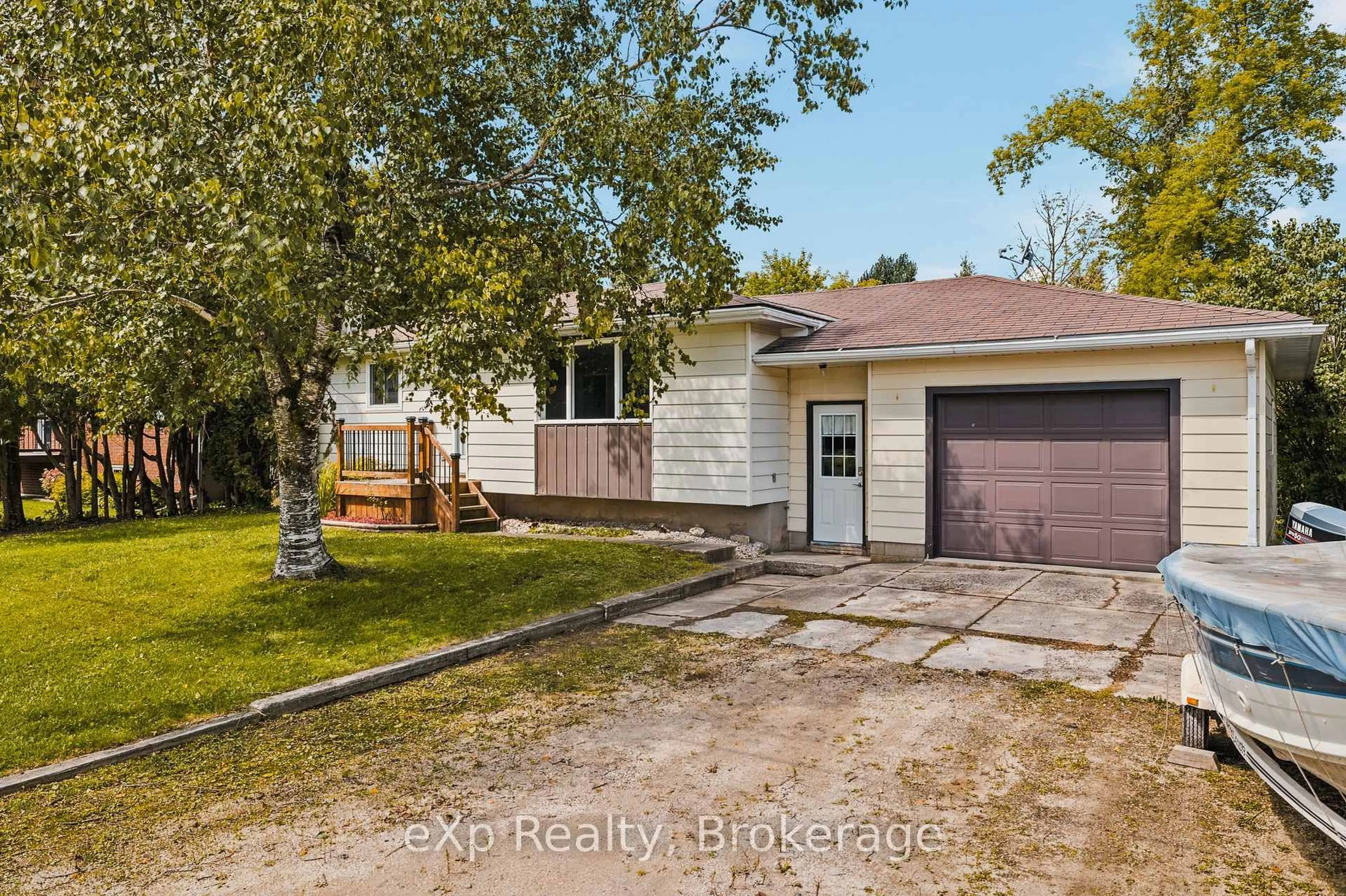 A pic from outside/outdoor area/front of a property/back of a property/a pic from drone, street for 8 Grey St, Southgate Ontario N0C 1B0