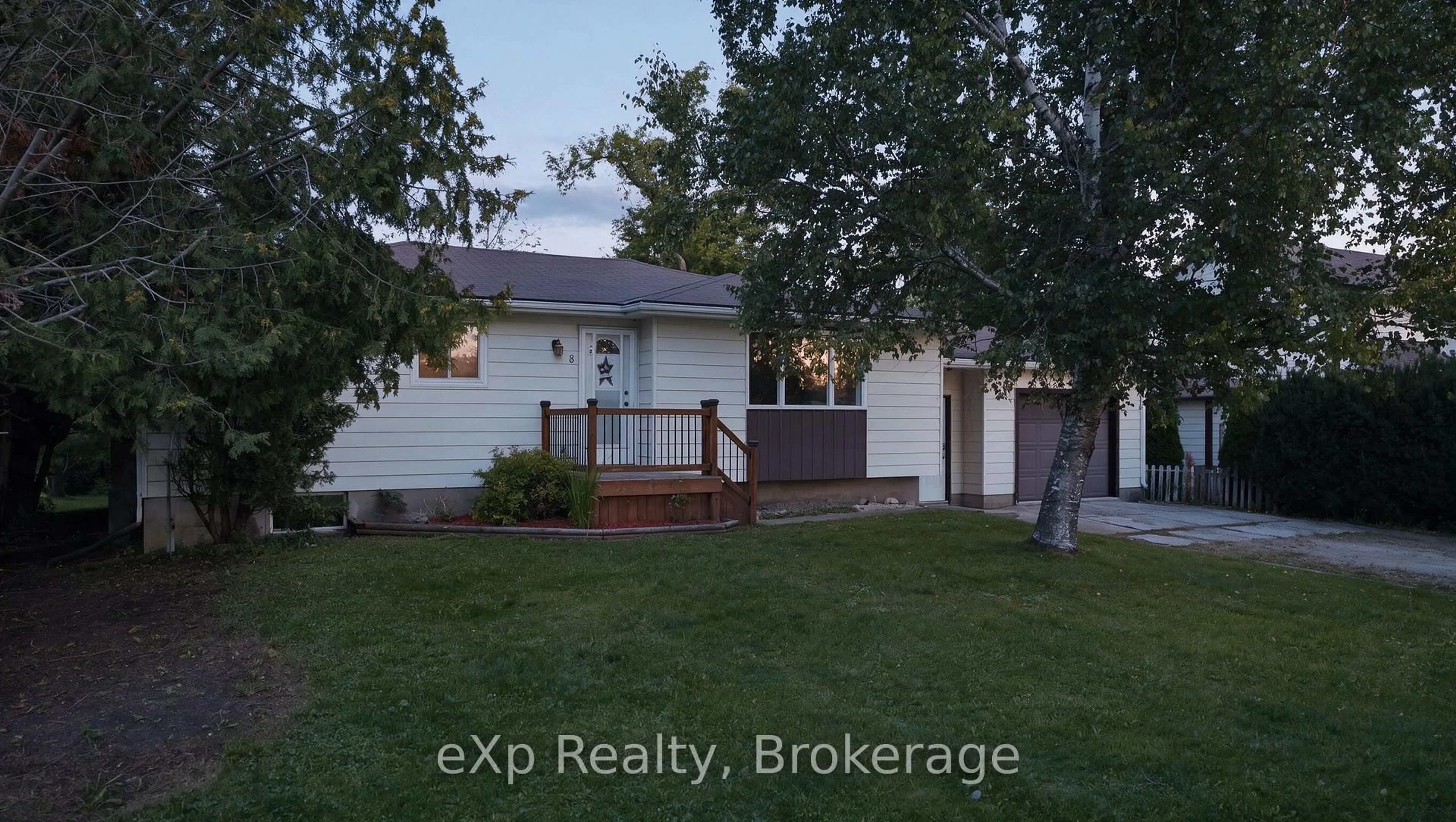 A pic from outside/outdoor area/front of a property/back of a property/a pic from drone, street for 8 Grey St, Southgate Ontario N0C 1B0