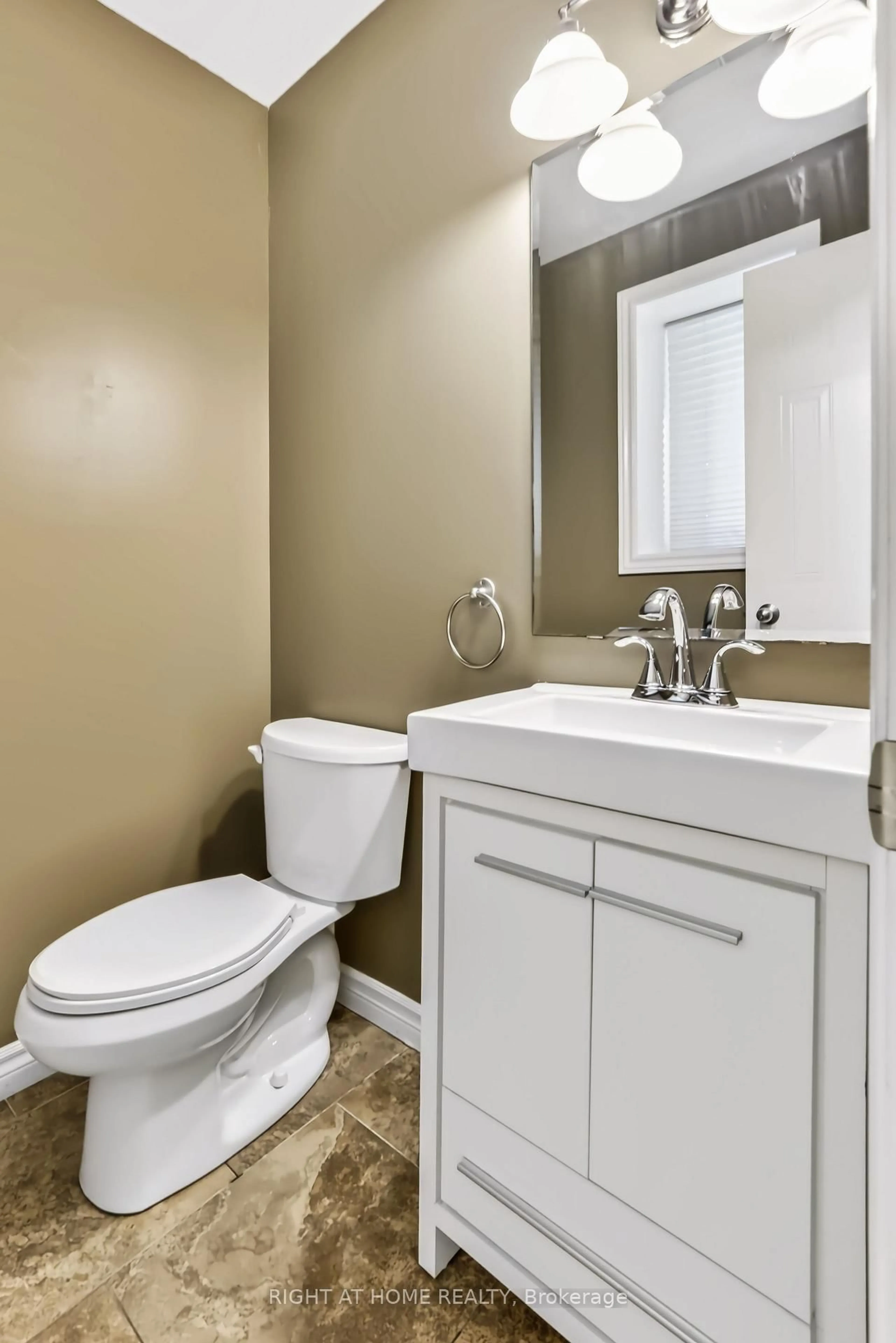 Standard bathroom, ceramic/tile floor for 1811 Rollingacres Dr, London North Ontario N5X 4K4
