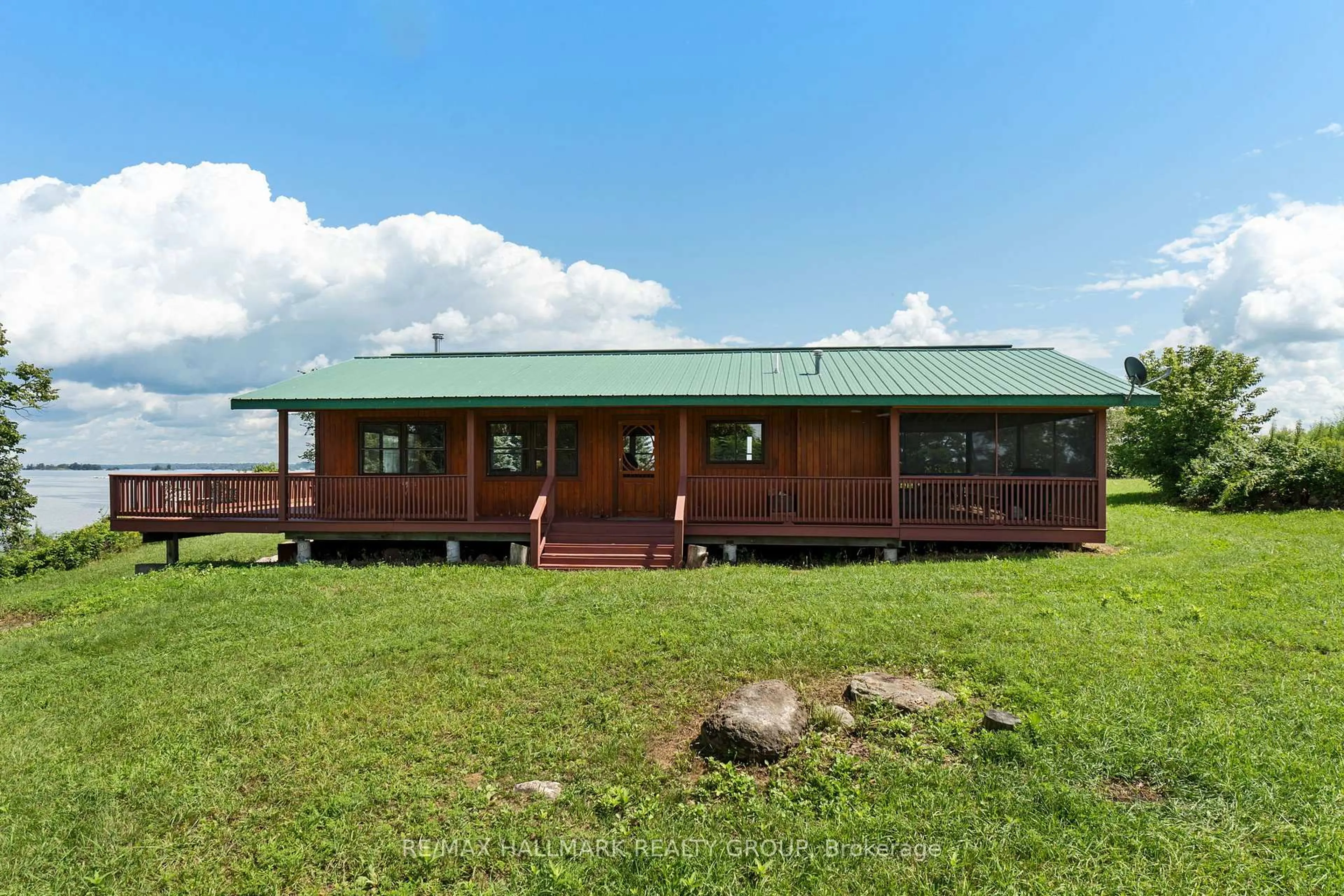 A pic from outside/outdoor area/front of a property/back of a property/a pic from drone, building for 0 Corn Island, Front of Yonge Ontario K0E 1R0