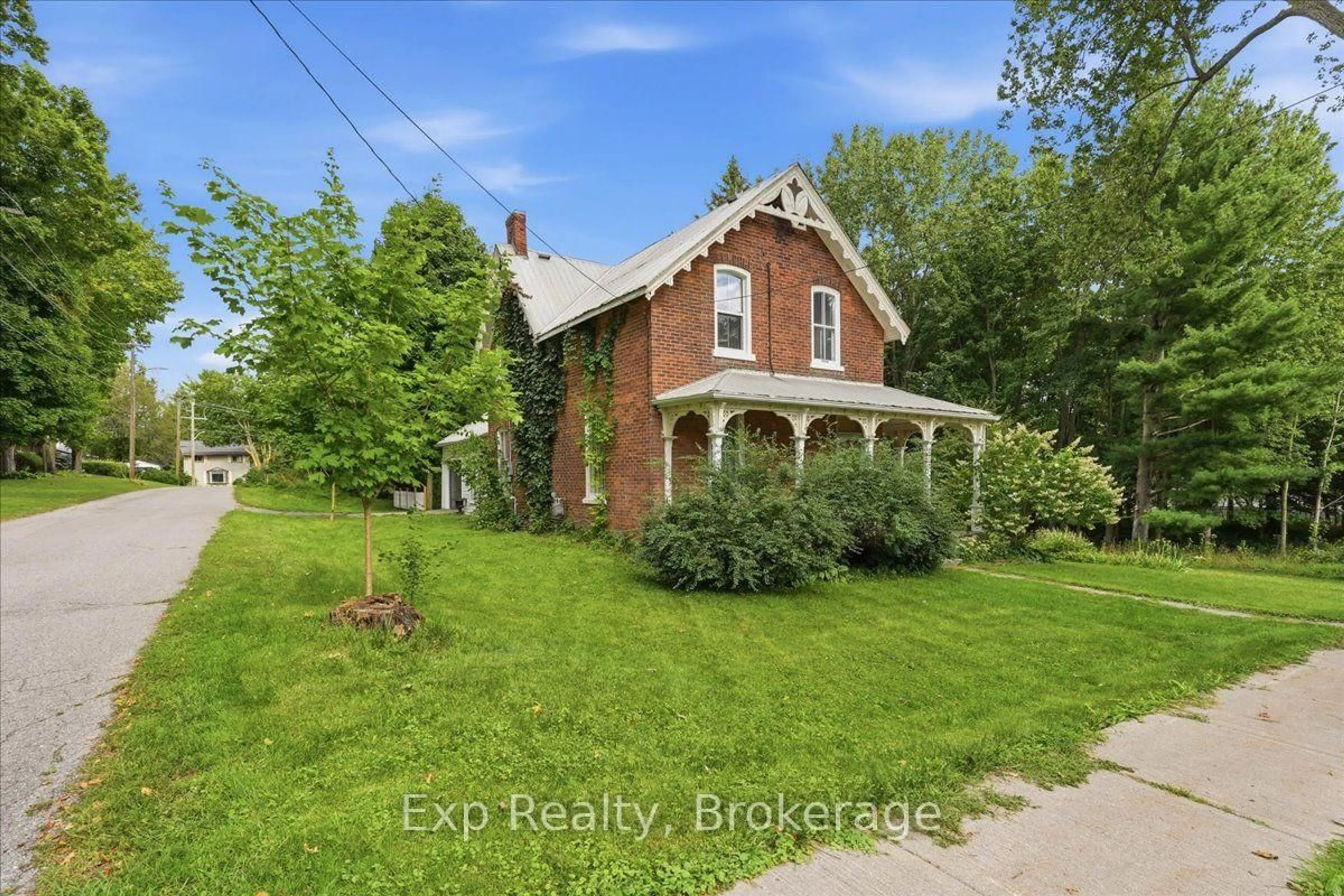 A pic from outside/outdoor area/front of a property/back of a property/a pic from drone, building for 143 Edward St, Stirling Ontario K0K 3E0