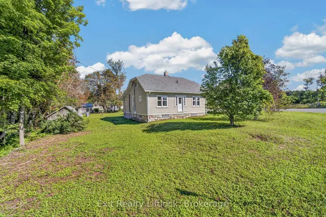 1952 County Rd 6 Rd, Douro-Dummer 4
