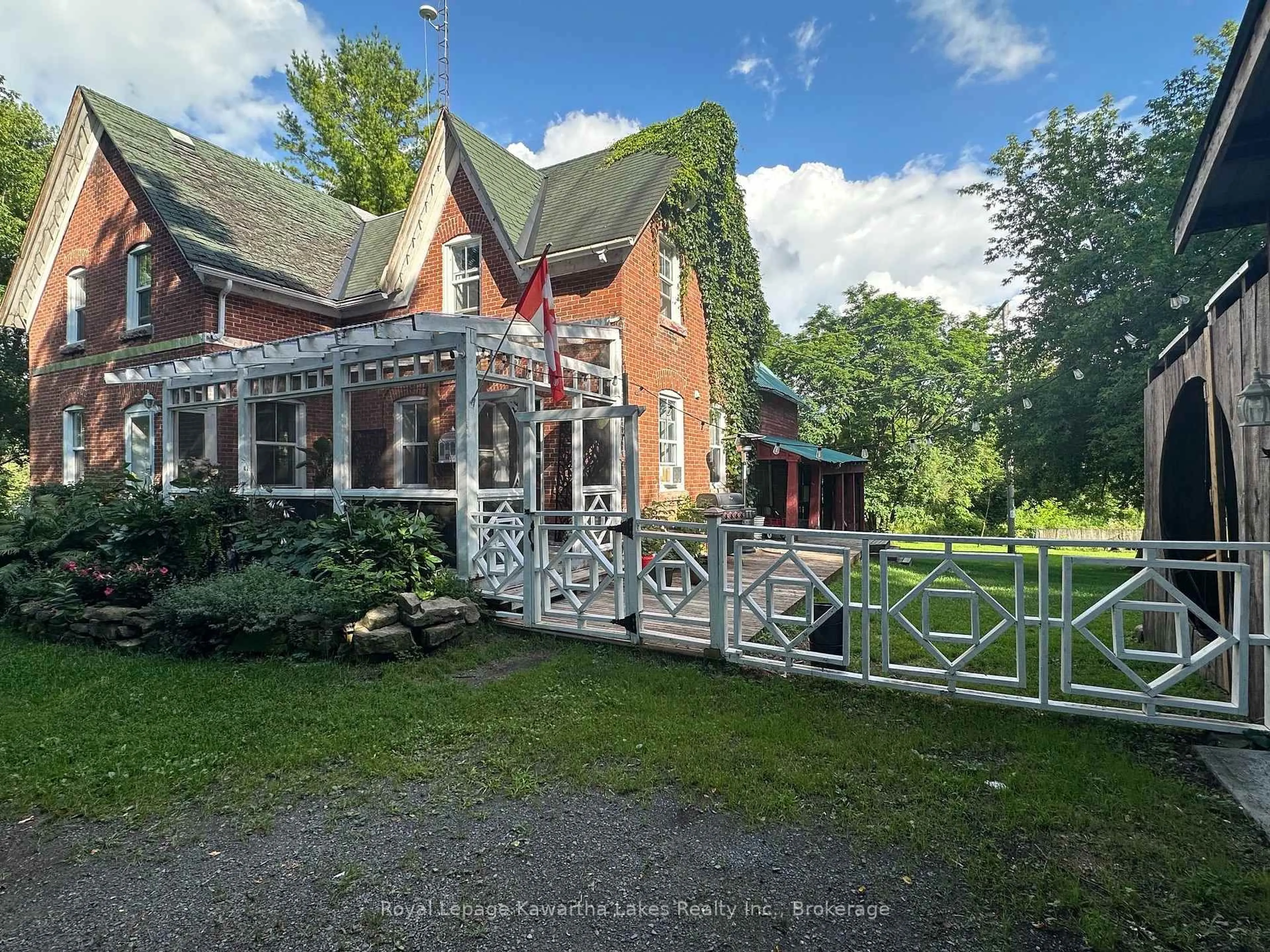 A pic from outside/outdoor area/front of a property/back of a property/a pic from drone, unknown for 1817 Glen Smail Rd, Prescott Ontario K0E 1T0