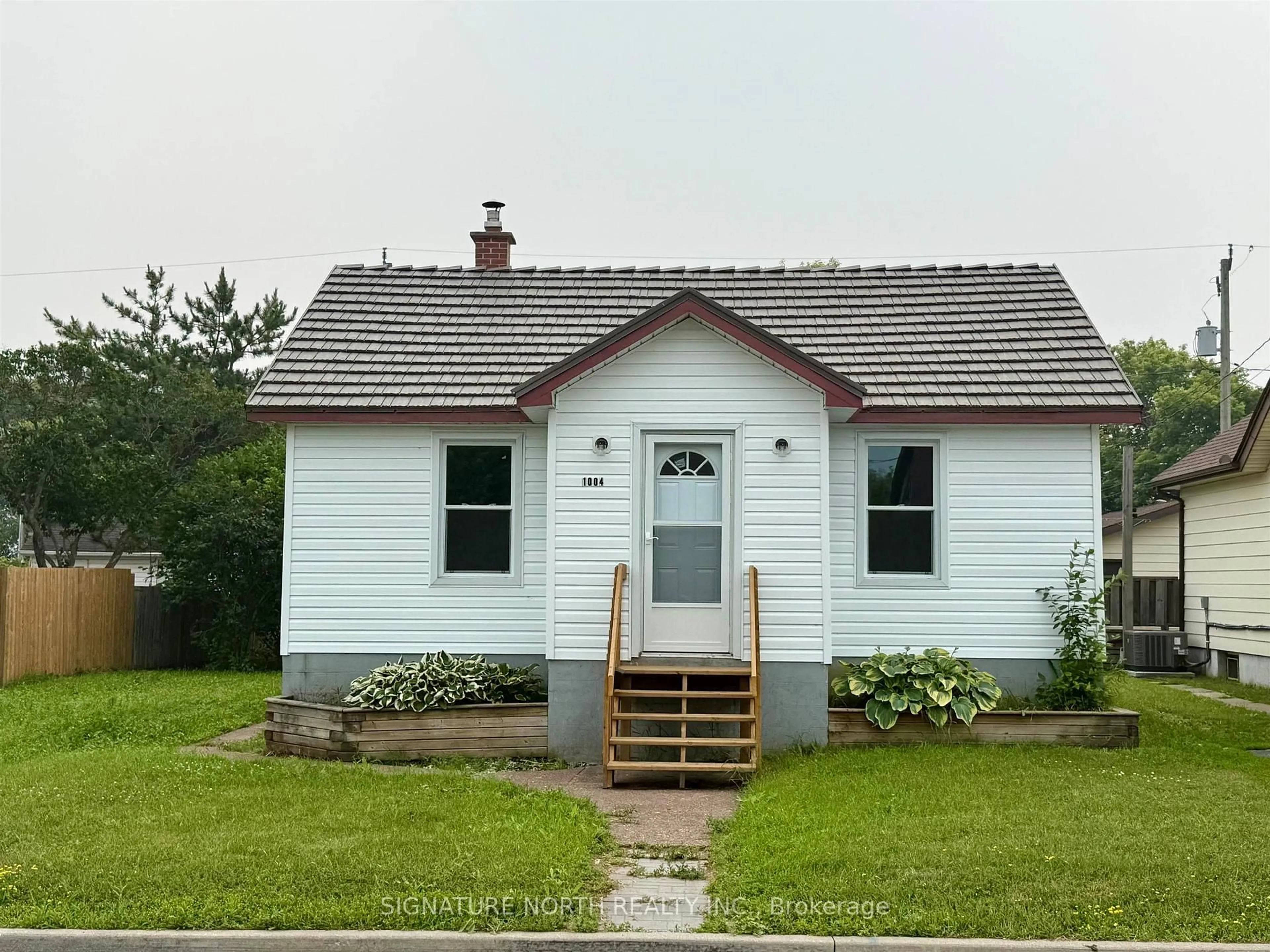 Unknown for 1004 Gore Street W, Thunder Bay Ontario P7E 3T1