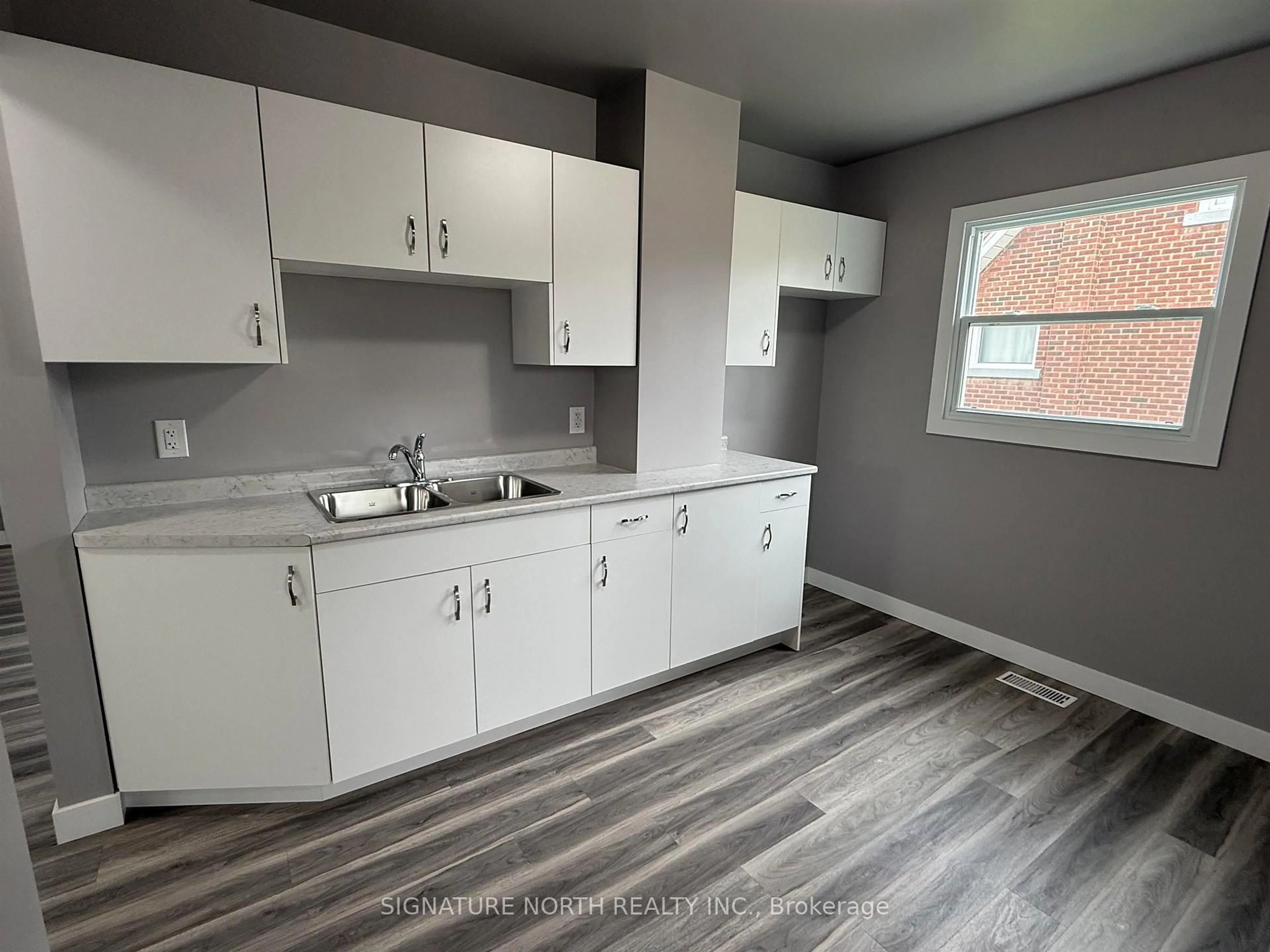 Standard kitchen, unknown for 1004 Gore Street W, Thunder Bay Ontario P7E 3T1