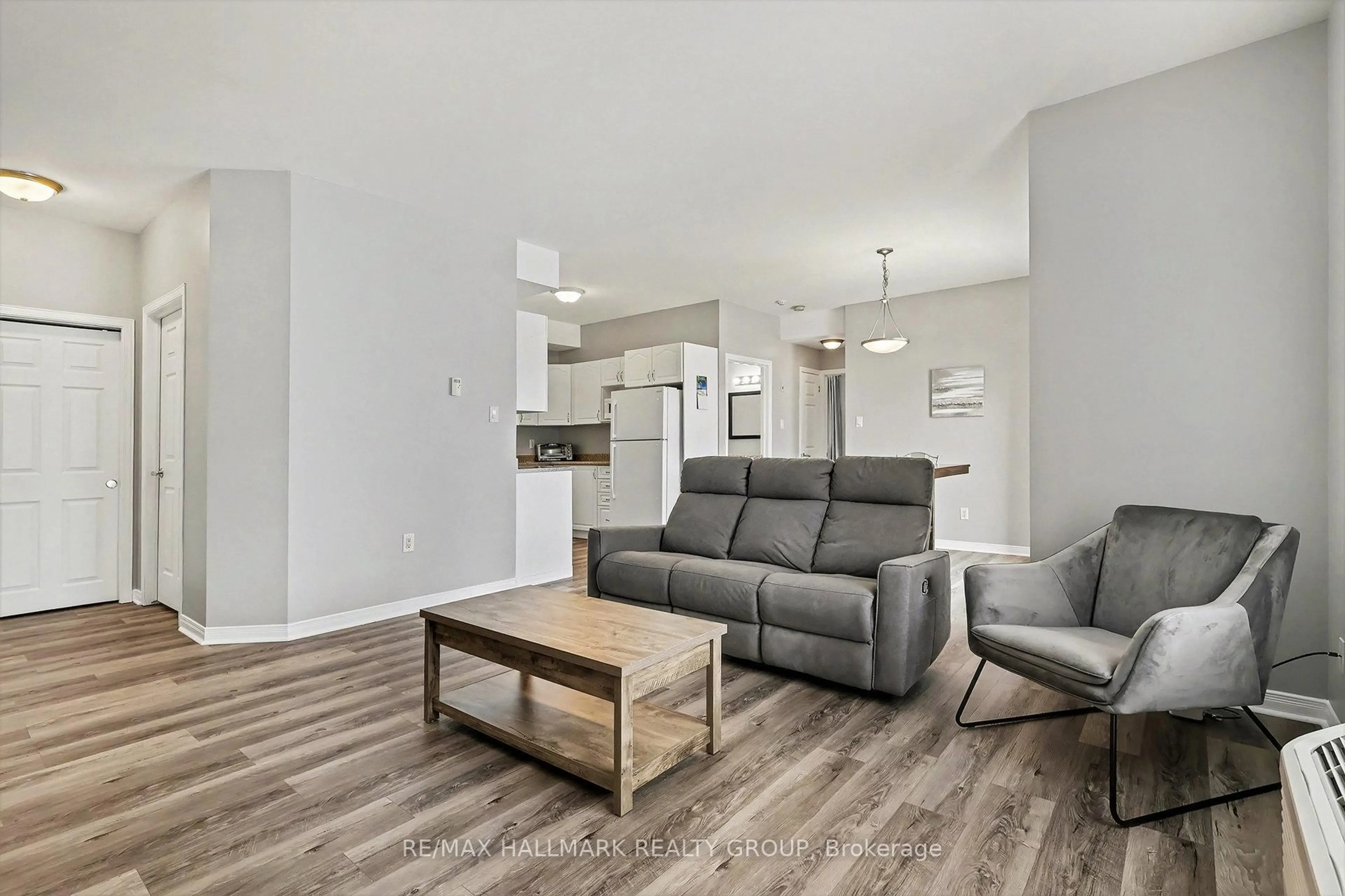 Living room with furniture, unknown for 1026 Laurier St #208, Clarence-Rockland Ontario K4K 1V6