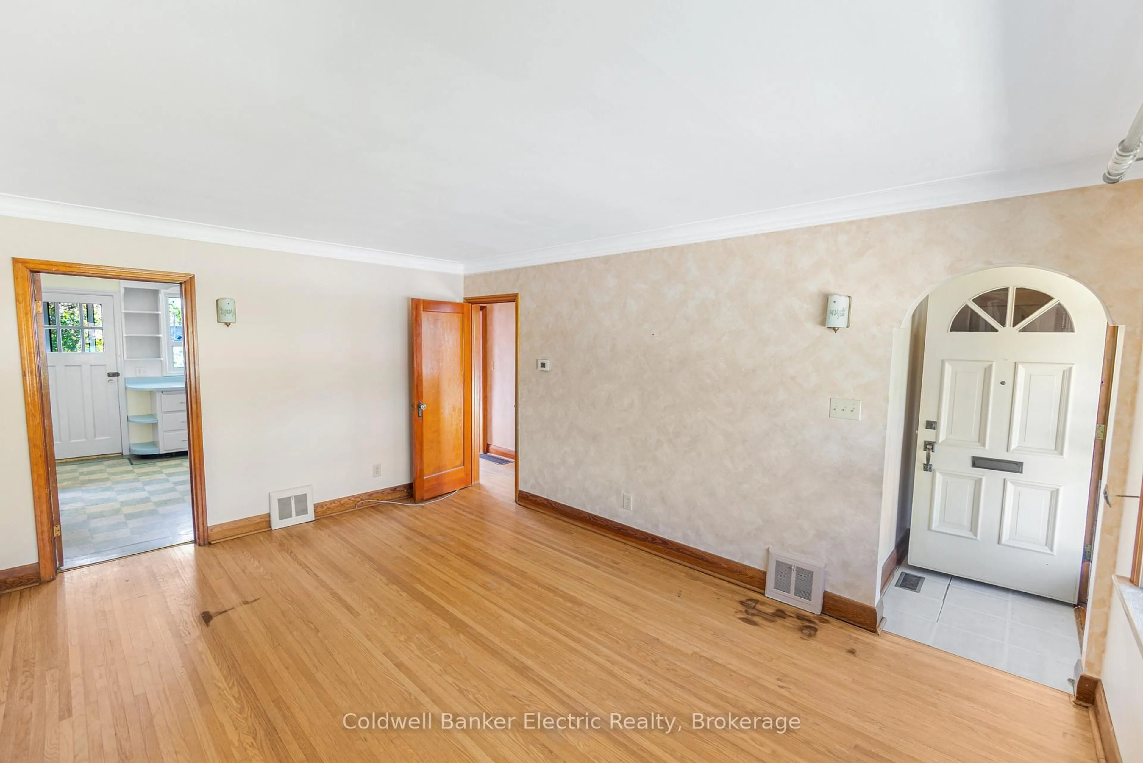 A pic of a room for 792 Curtis Rd, Peterborough Ontario K9H 2E7