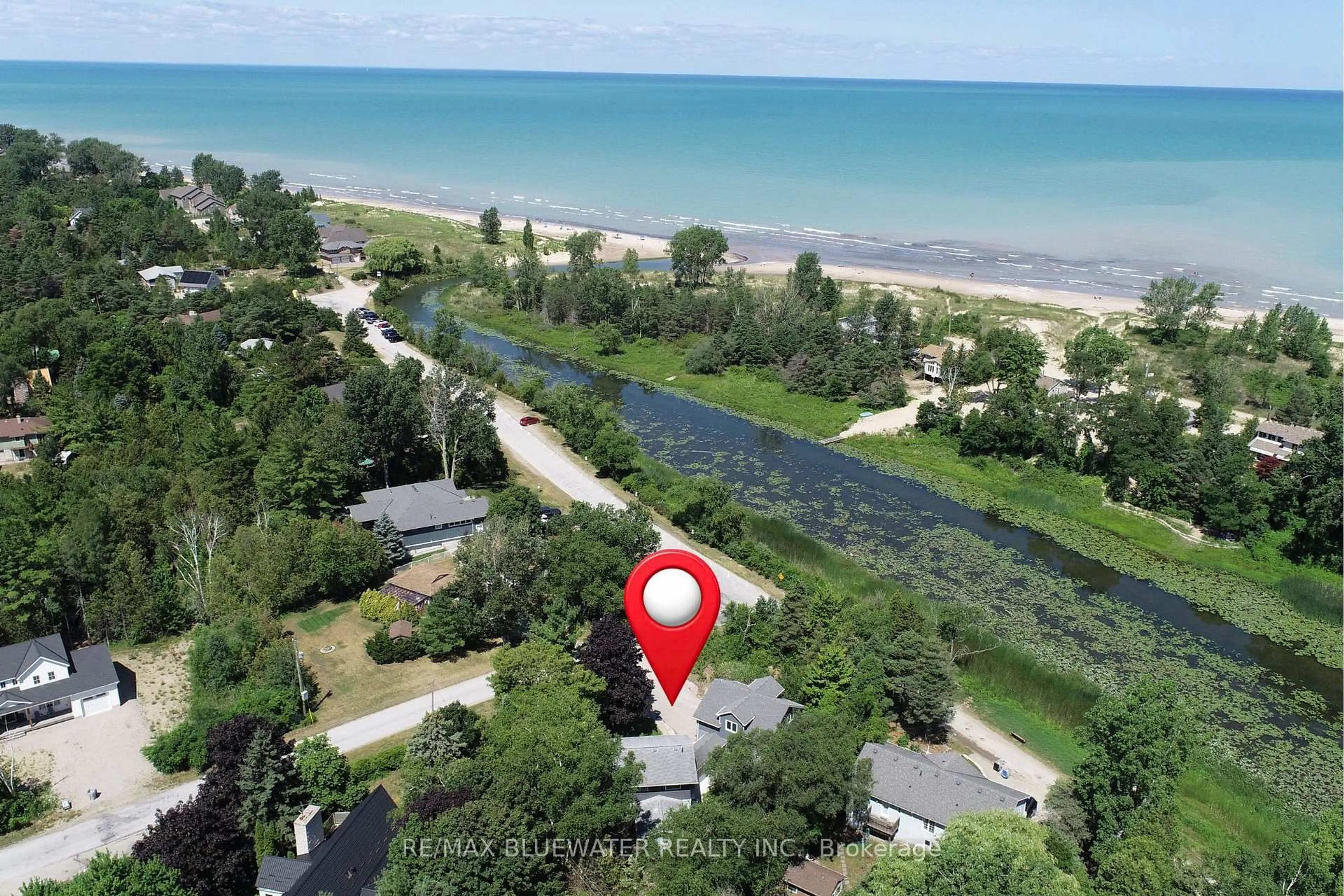 A pic from outside/outdoor area/front of a property/back of a property/a pic from drone, water/lake/river/ocean view for 9994 Edward St, Lambton Shores Ontario N0M 2L0
