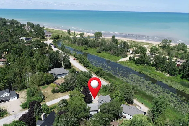 9994 Edward St, Lambton Shores 2