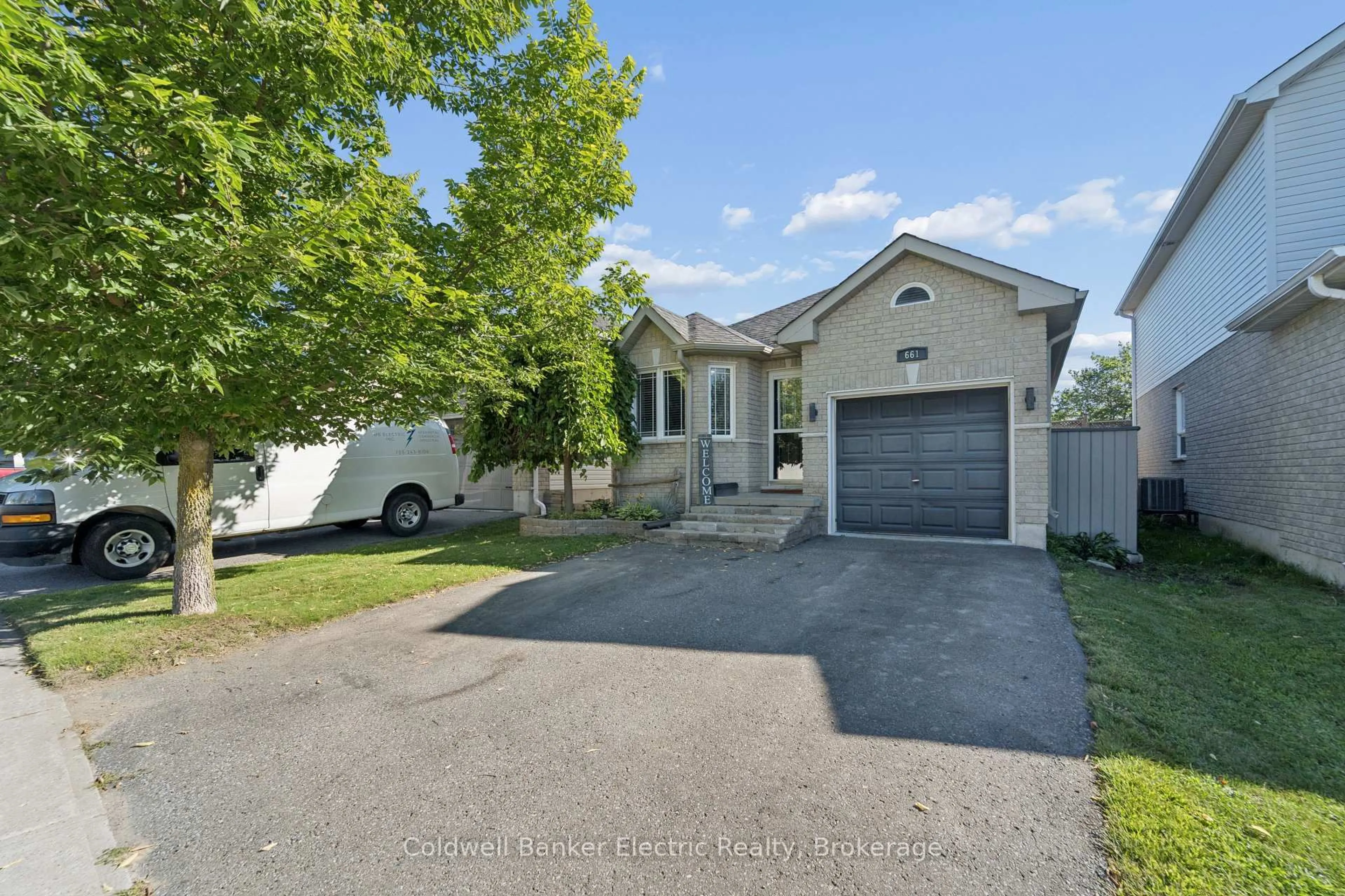 Unknown for 661 CLANCY Cres, Peterborough Ontario K9K 2S3