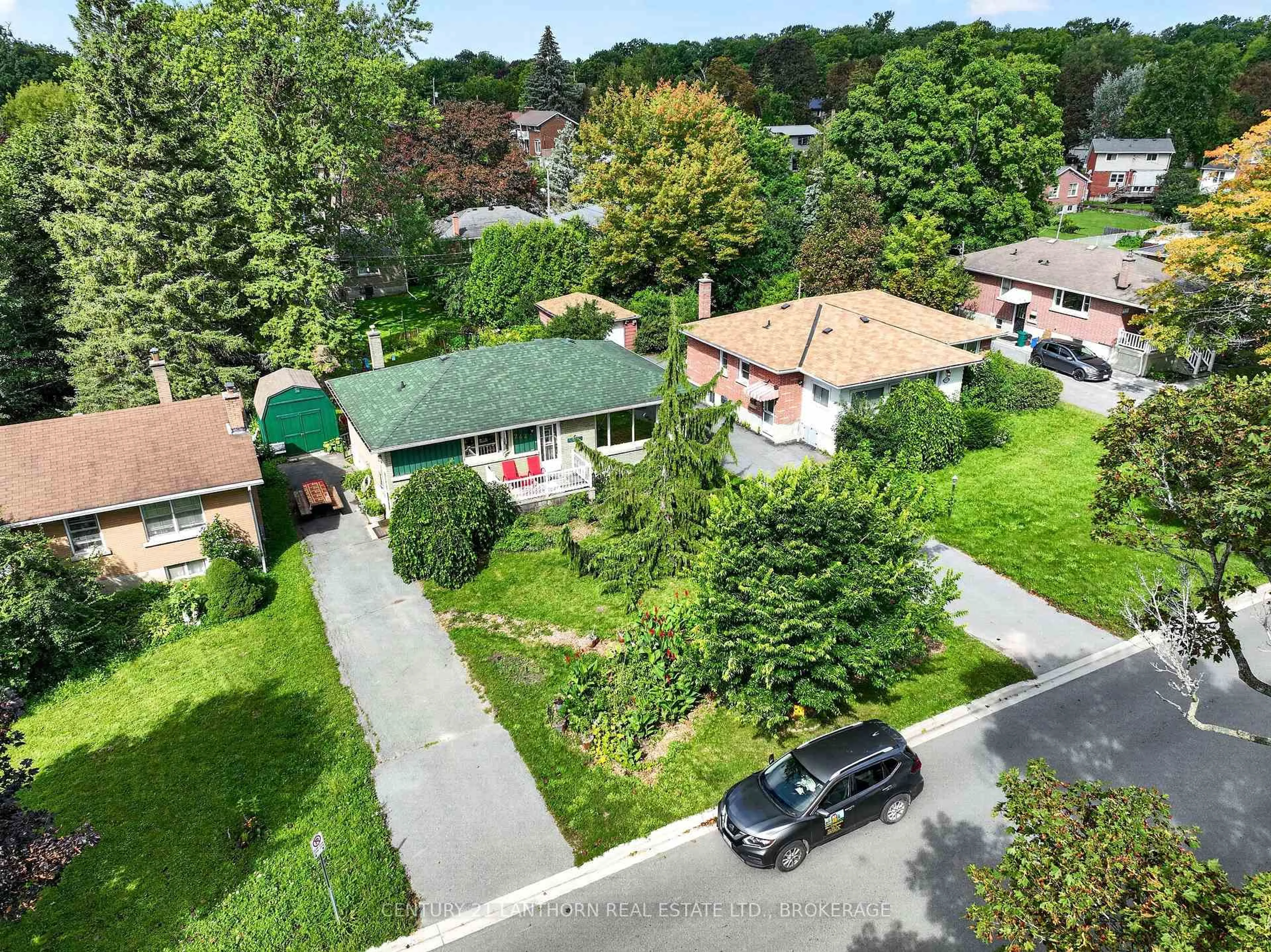 A pic from outside/outdoor area/front of a property/back of a property/a pic from drone, street for 244 Yonge St, Kingston Ontario K7M 1G5
