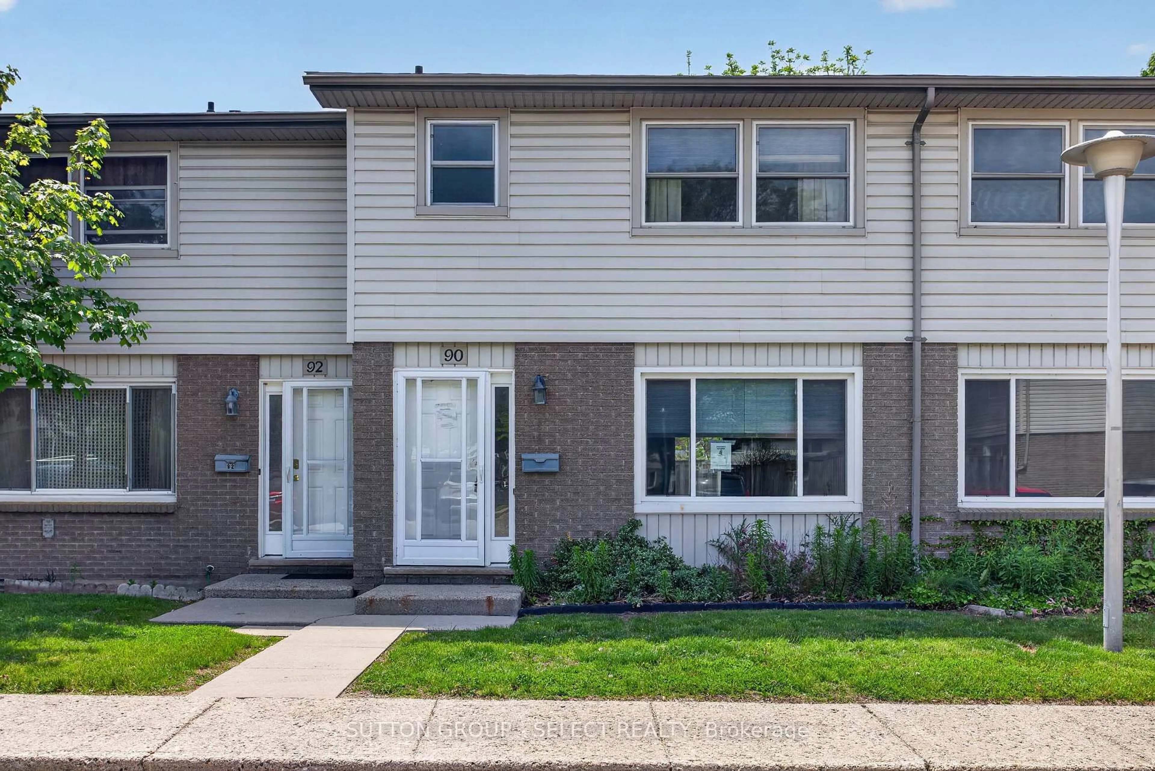 Home with vinyl exterior material, street for 690 Little Grey St #90, London East Ontario N5Z 4M9