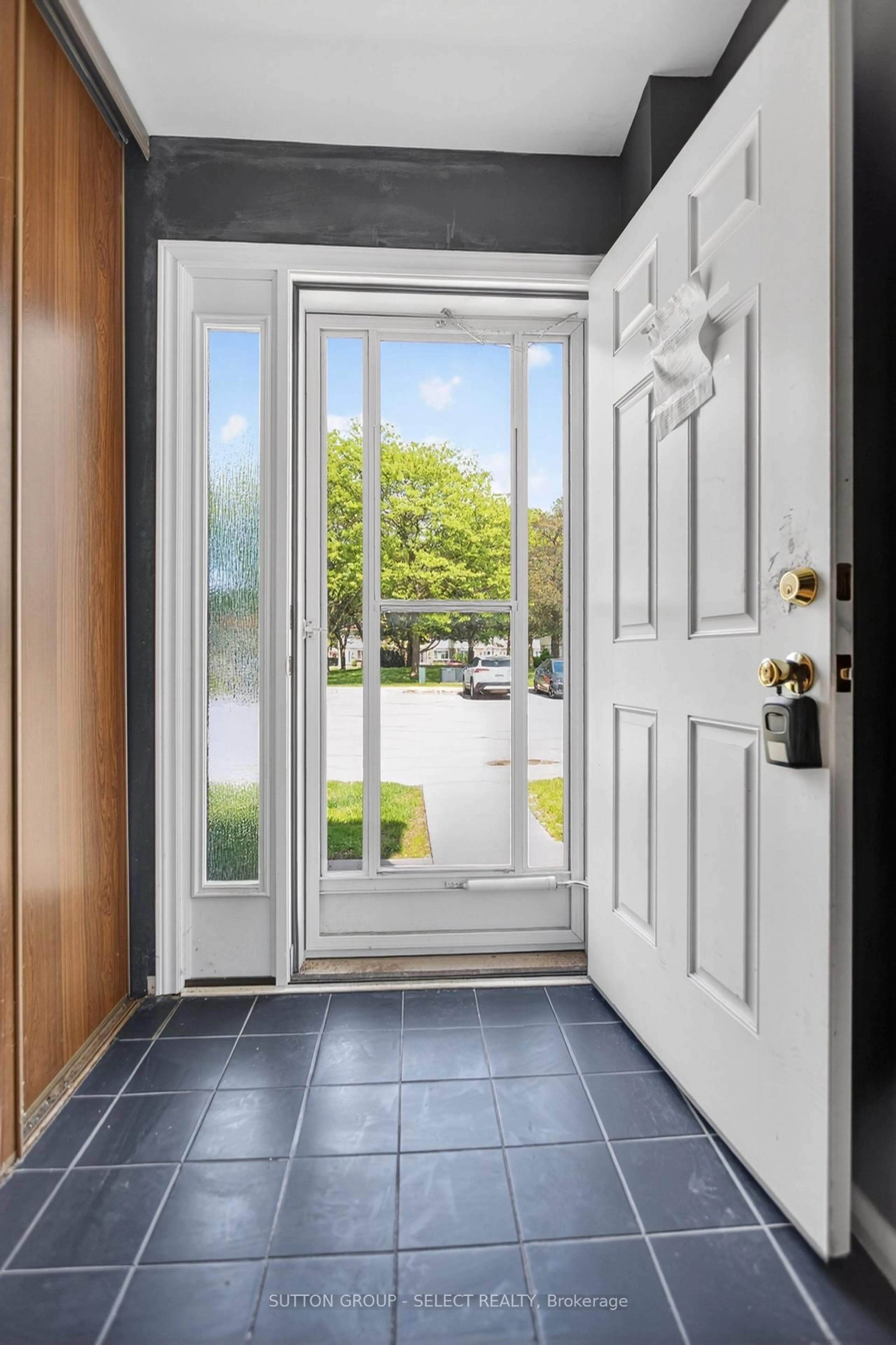 Indoor entryway for 690 Little Grey St #90, London East Ontario N5Z 4M9