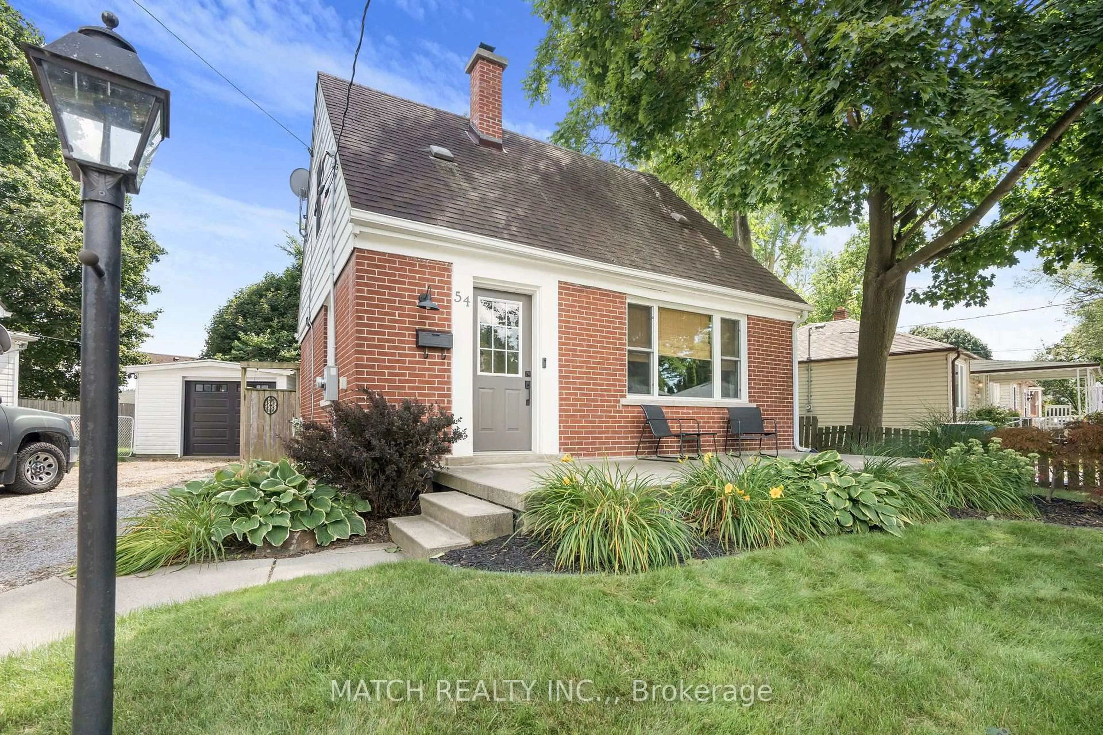 Home with brick exterior material, street for 54 Sunnyside Ave, Chatham-Kent Ontario N7M 1Z7