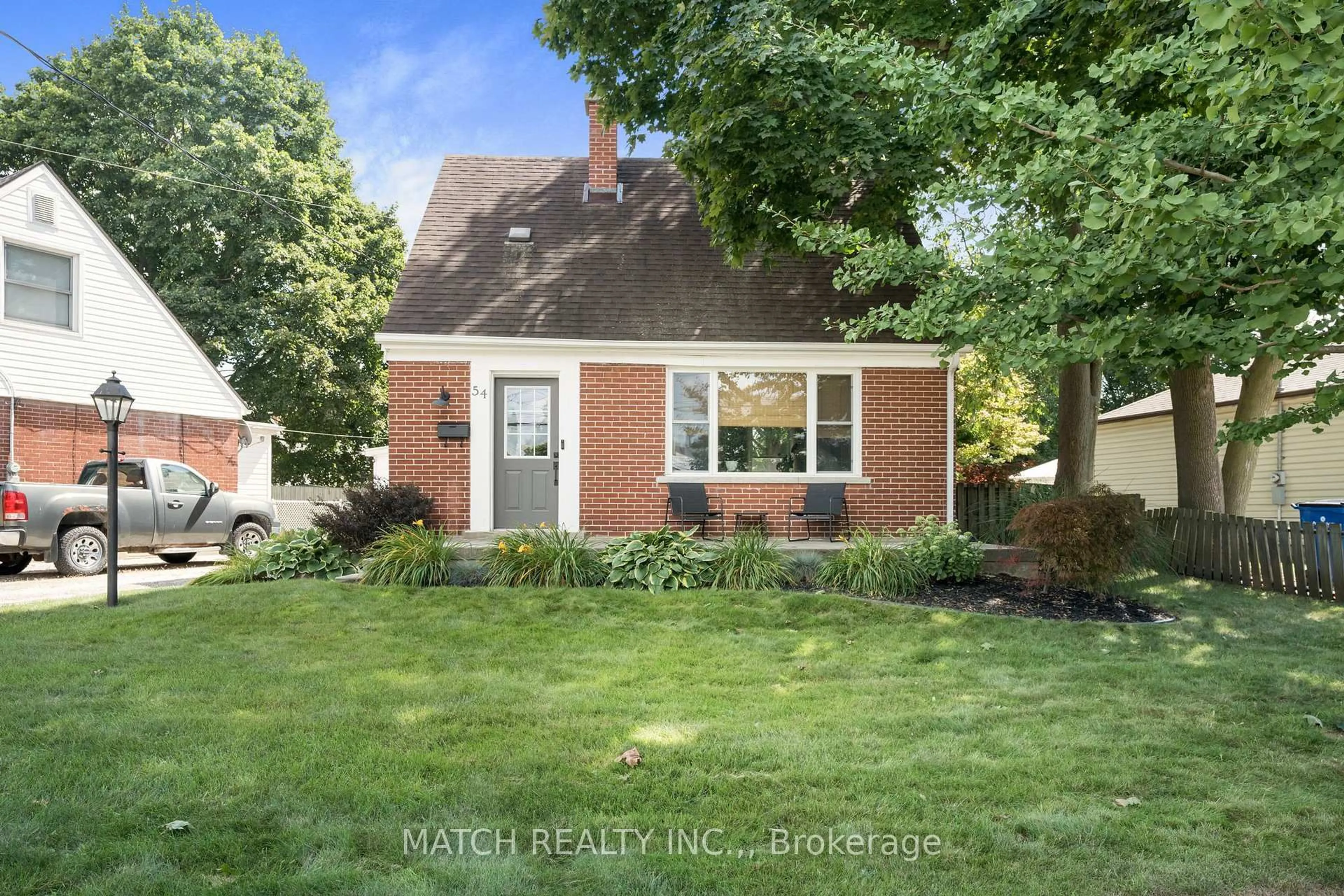 Home with brick exterior material, street for 54 Sunnyside Ave, Chatham-Kent Ontario N7M 1Z7