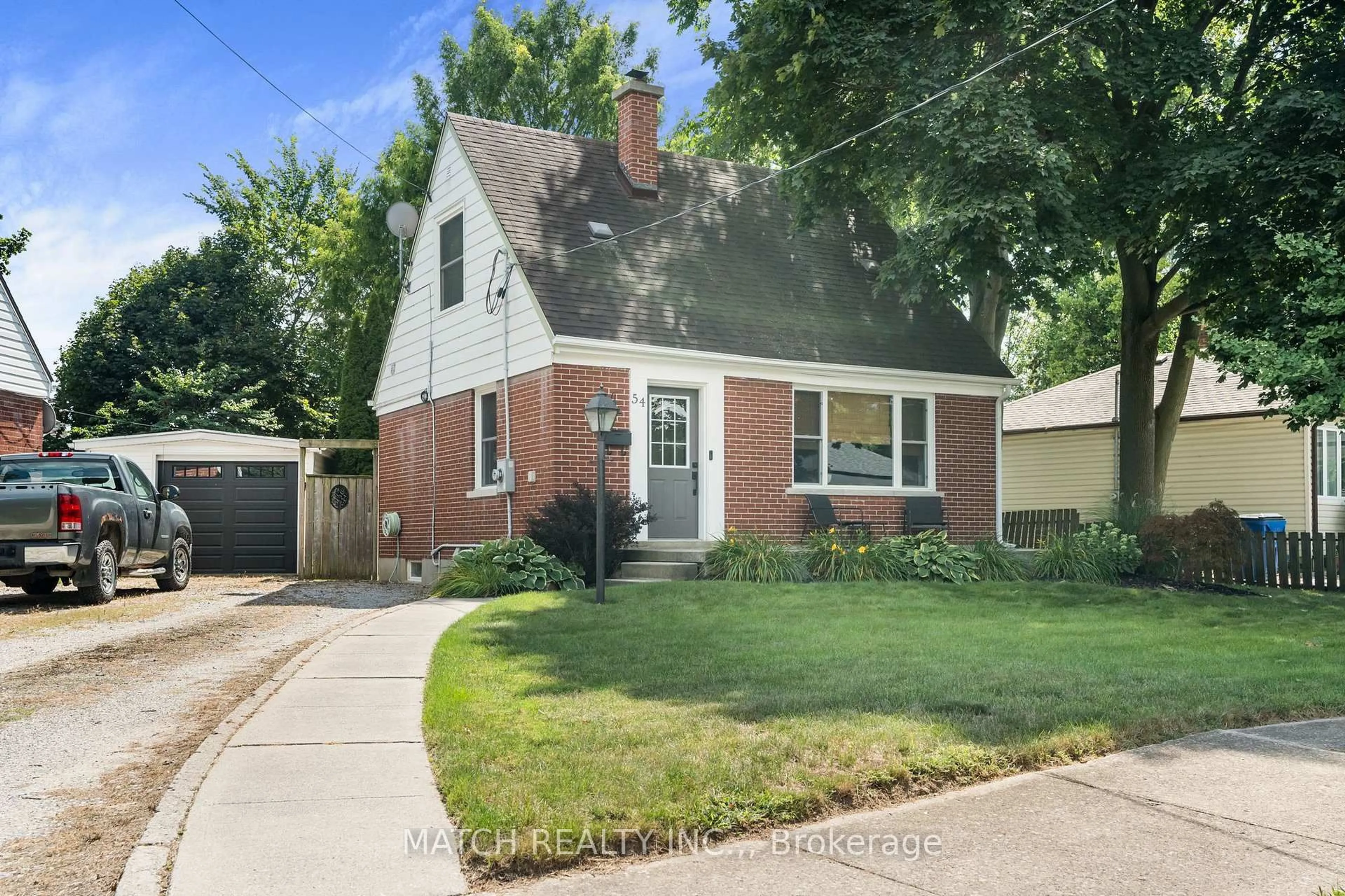 Home with brick exterior material, street for 54 Sunnyside Ave, Chatham-Kent Ontario N7M 1Z7