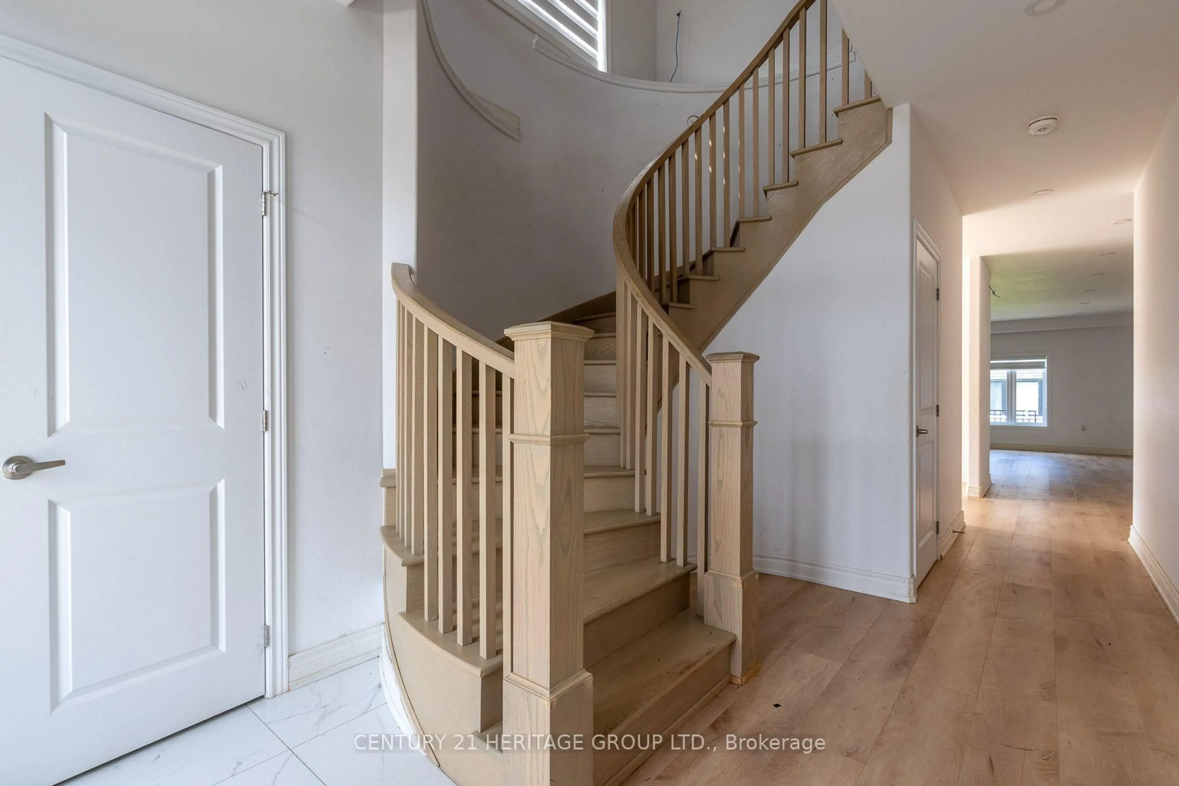Stairs for 238 Longboat Ru, Brantford Ontario N3T 0X1