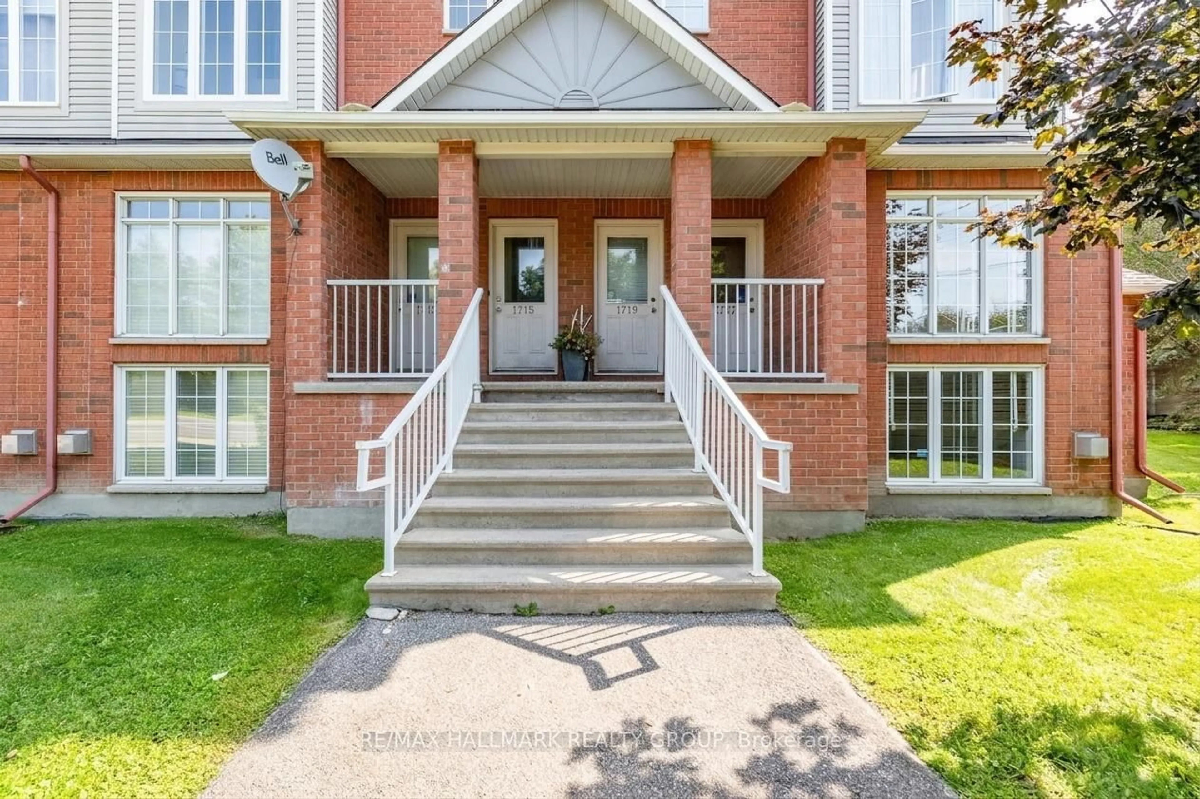 Unknown for 1715 Blohm Dr, Ottawa Ontario K1G 6N6