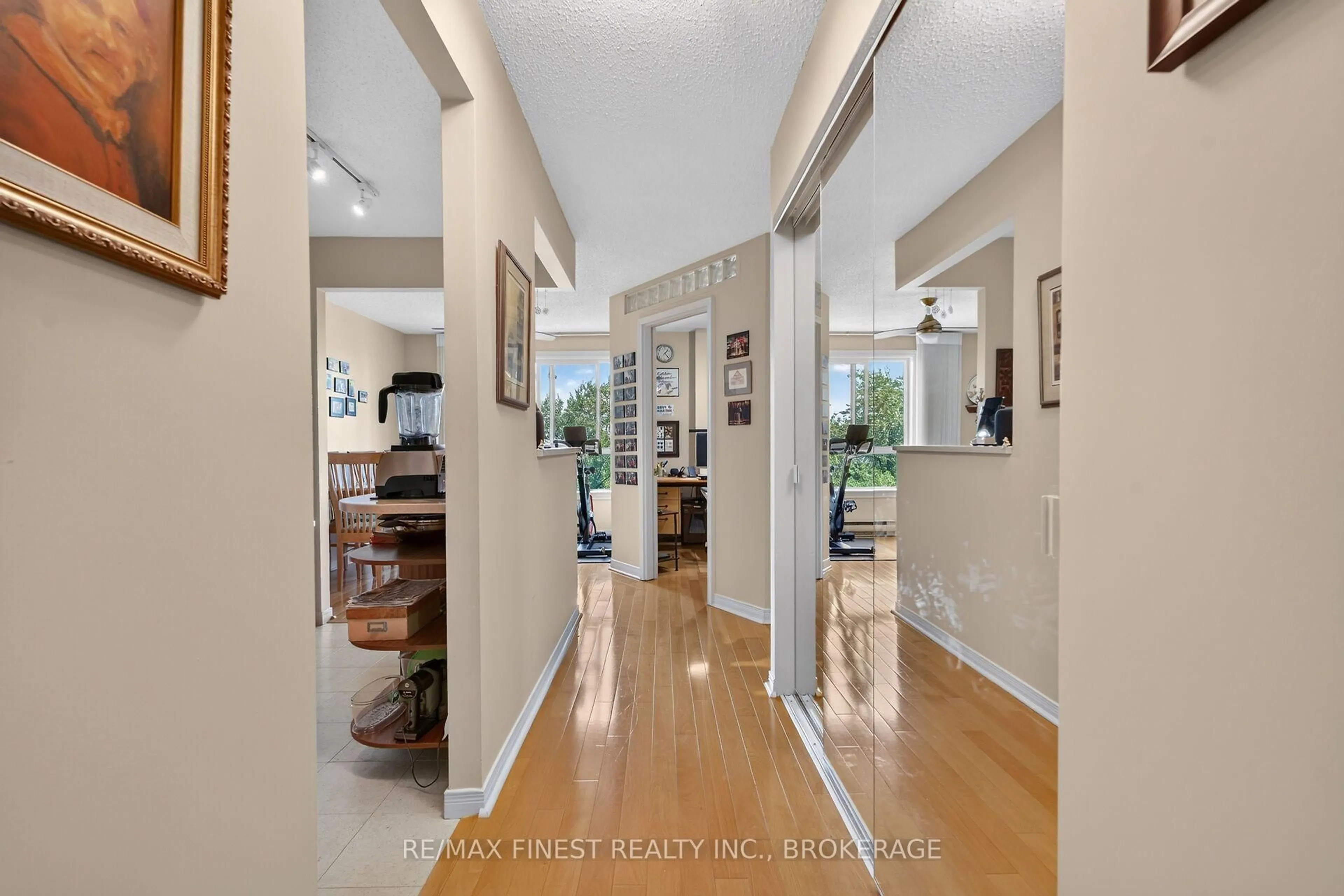 Indoor foyer for 115 Barrett Crt #610, Kingston Ontario K7L 5H6