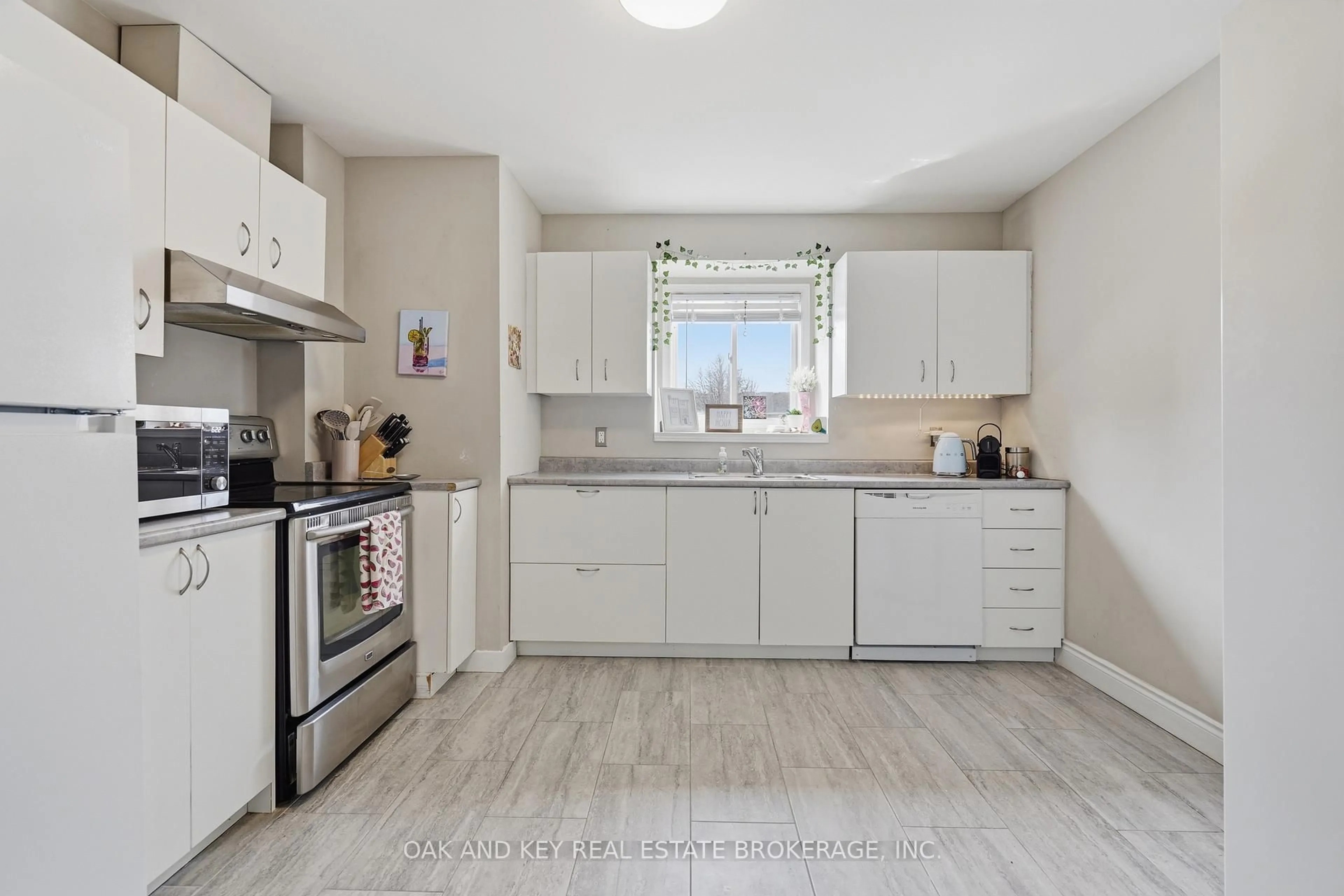Standard kitchen, unknown for 18 Chapman Crt, London North Ontario N6G 5A7