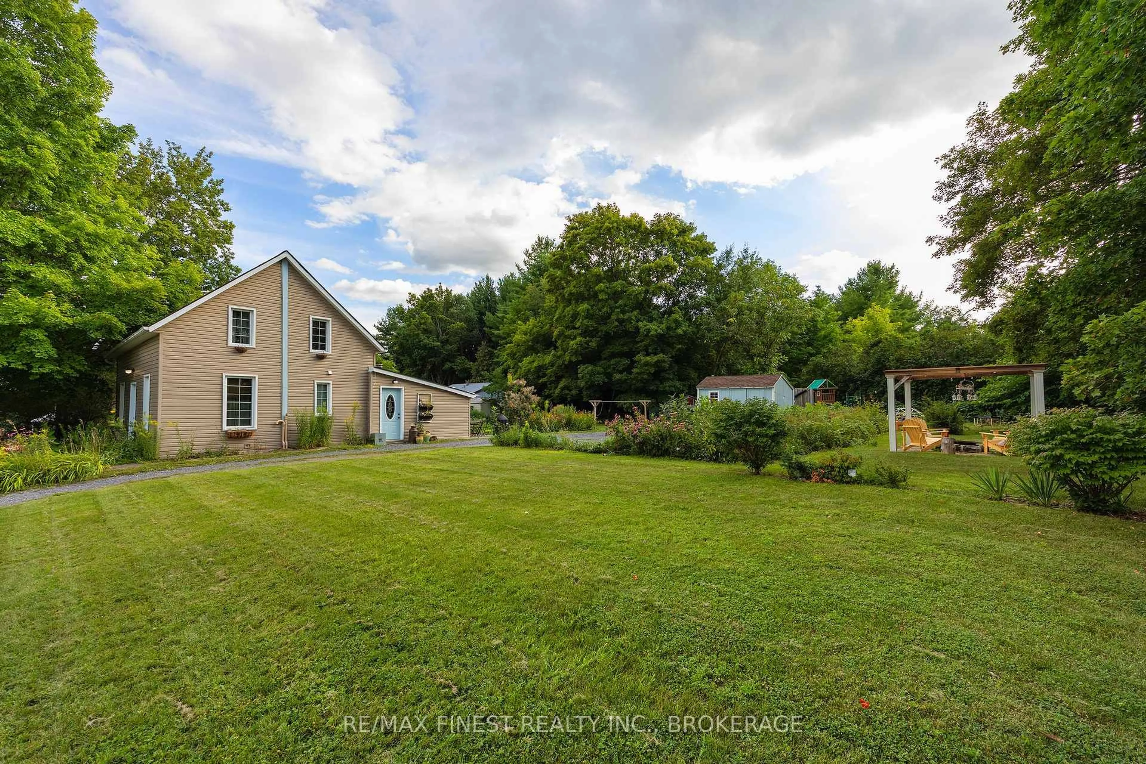 A pic from outside/outdoor area/front of a property/back of a property/a pic from drone, unknown for 3286 COUNTY ROAD 6, Yarker Ontario K0K 3N0