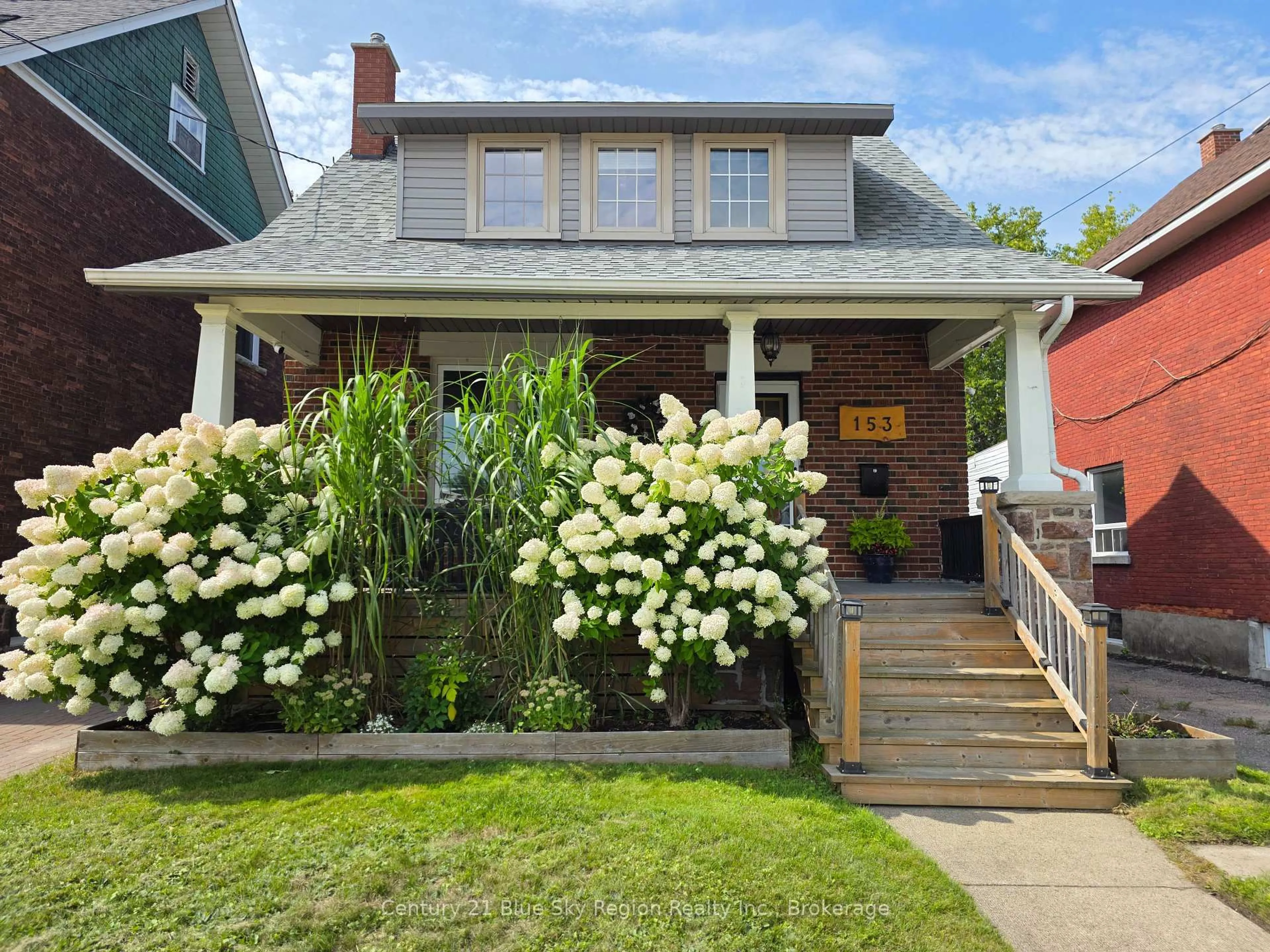 Home with brick exterior material, street for 153 First Ave, North Bay Ontario P1B 3B8