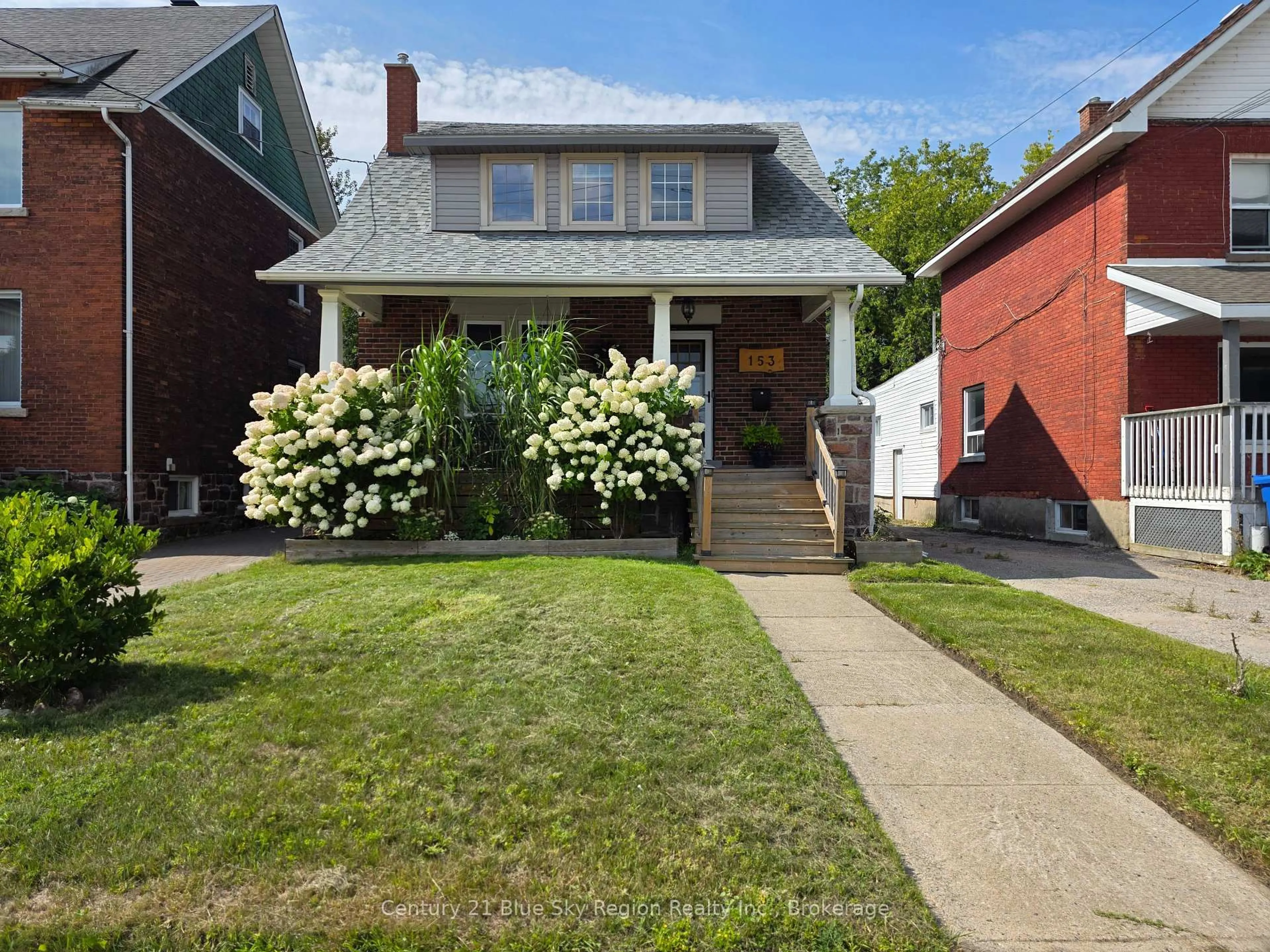 Home with brick exterior material, street for 153 First Ave, North Bay Ontario P1B 3B8