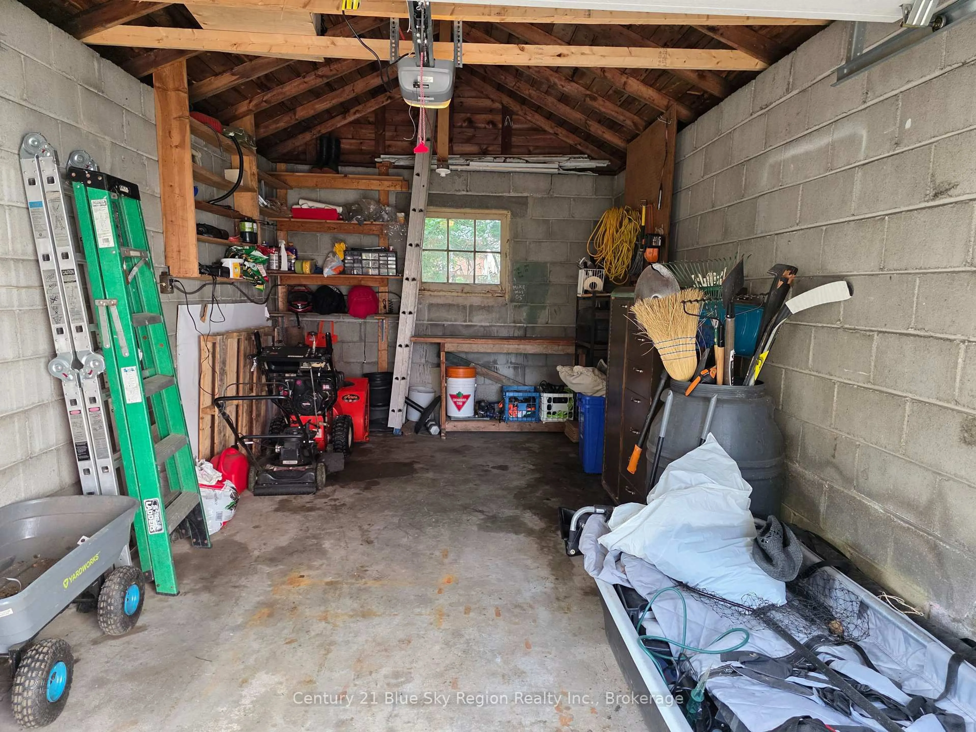 Indoor garage for 153 First Ave, North Bay Ontario P1B 3B8