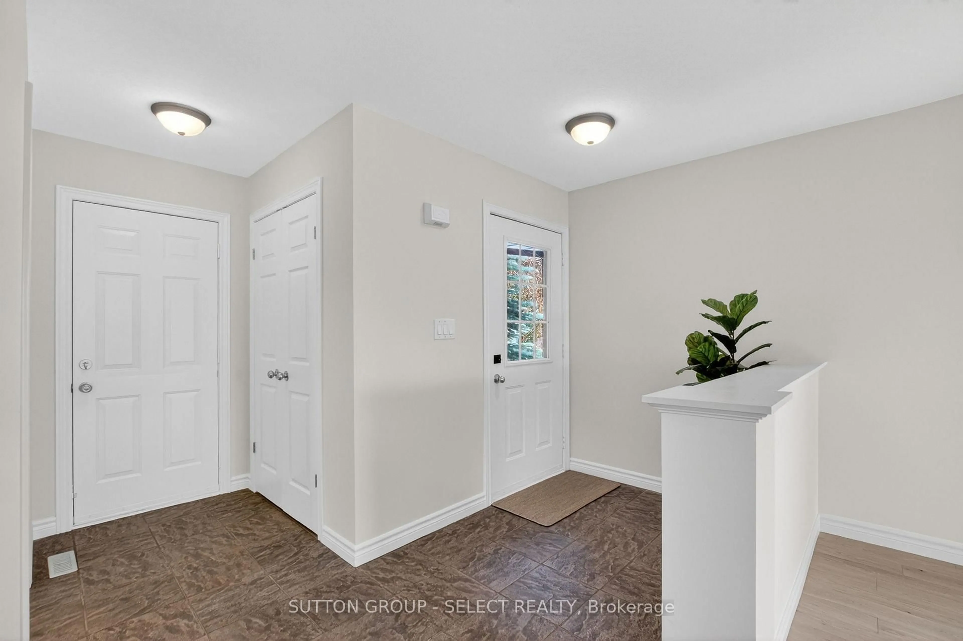 Indoor entryway for 1893 Stackhouse Cres, London North Ontario N5X 4M5