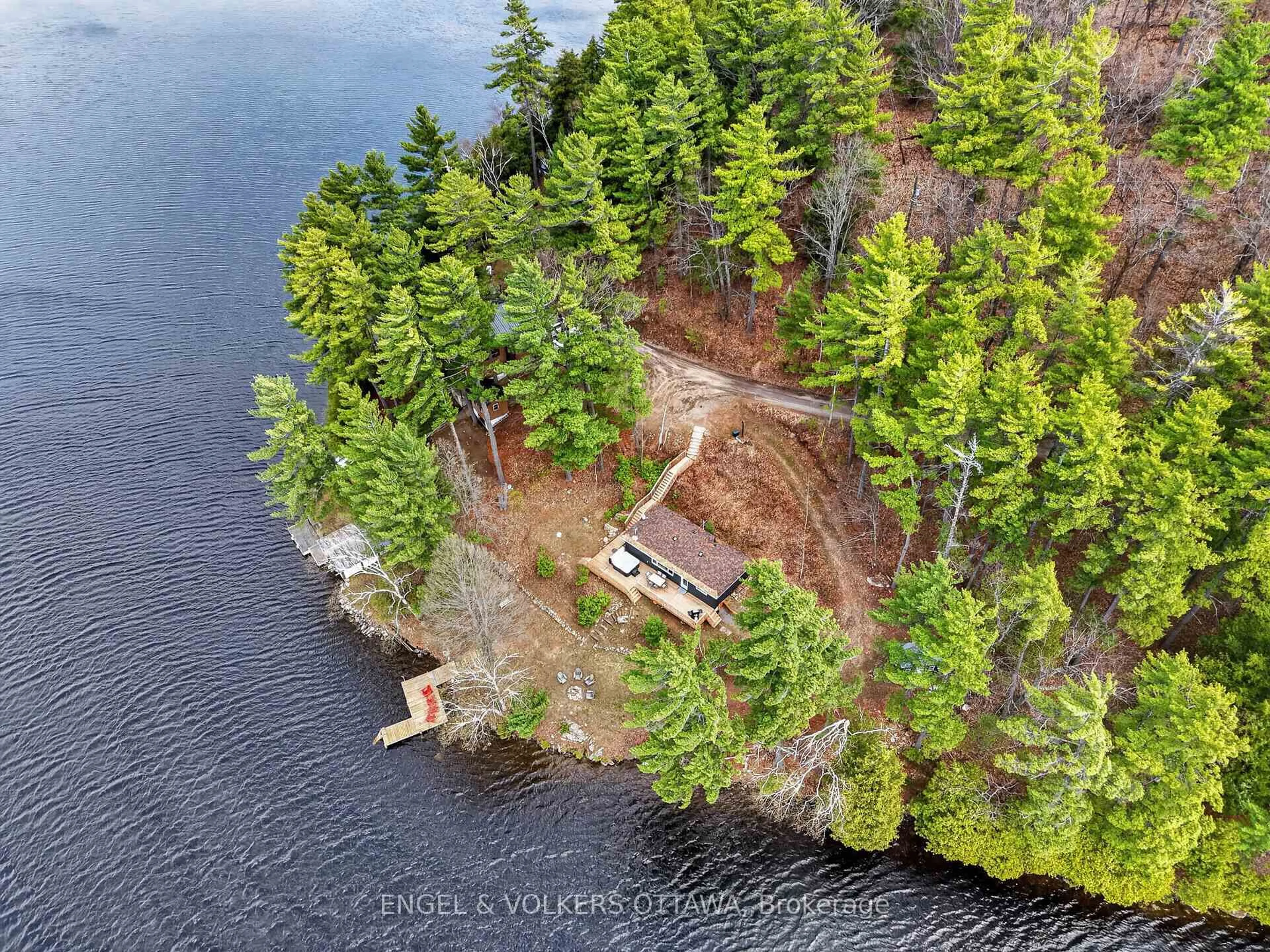 A pic from outside/outdoor area/front of a property/back of a property/a pic from drone, water/lake/river/ocean view for 119 Eagle Crest Tr, Calabogie Ontario K0J 1H0
