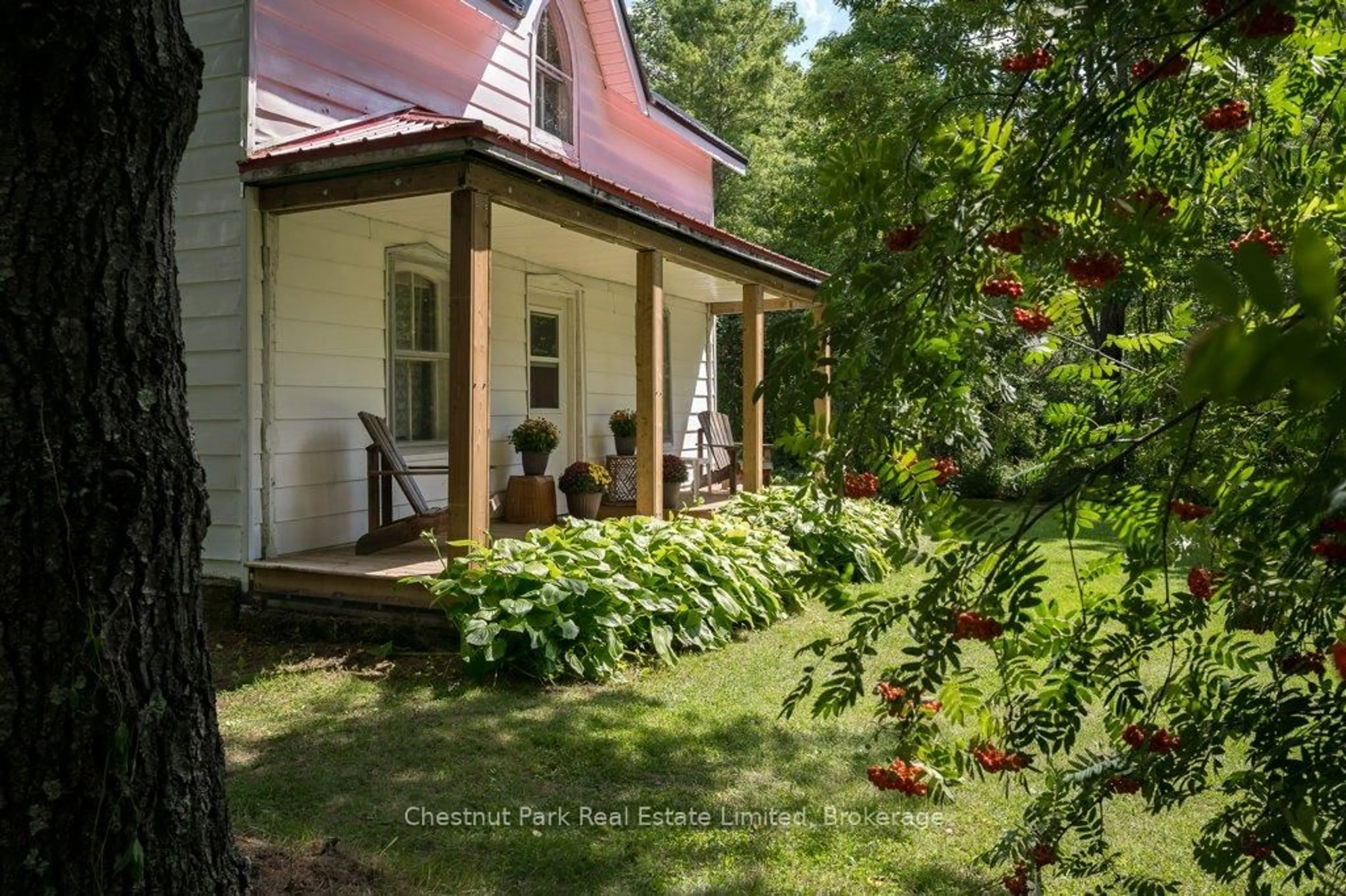 Patio, street for 324 Declair Rd, Madoc Ontario K0K 2K0