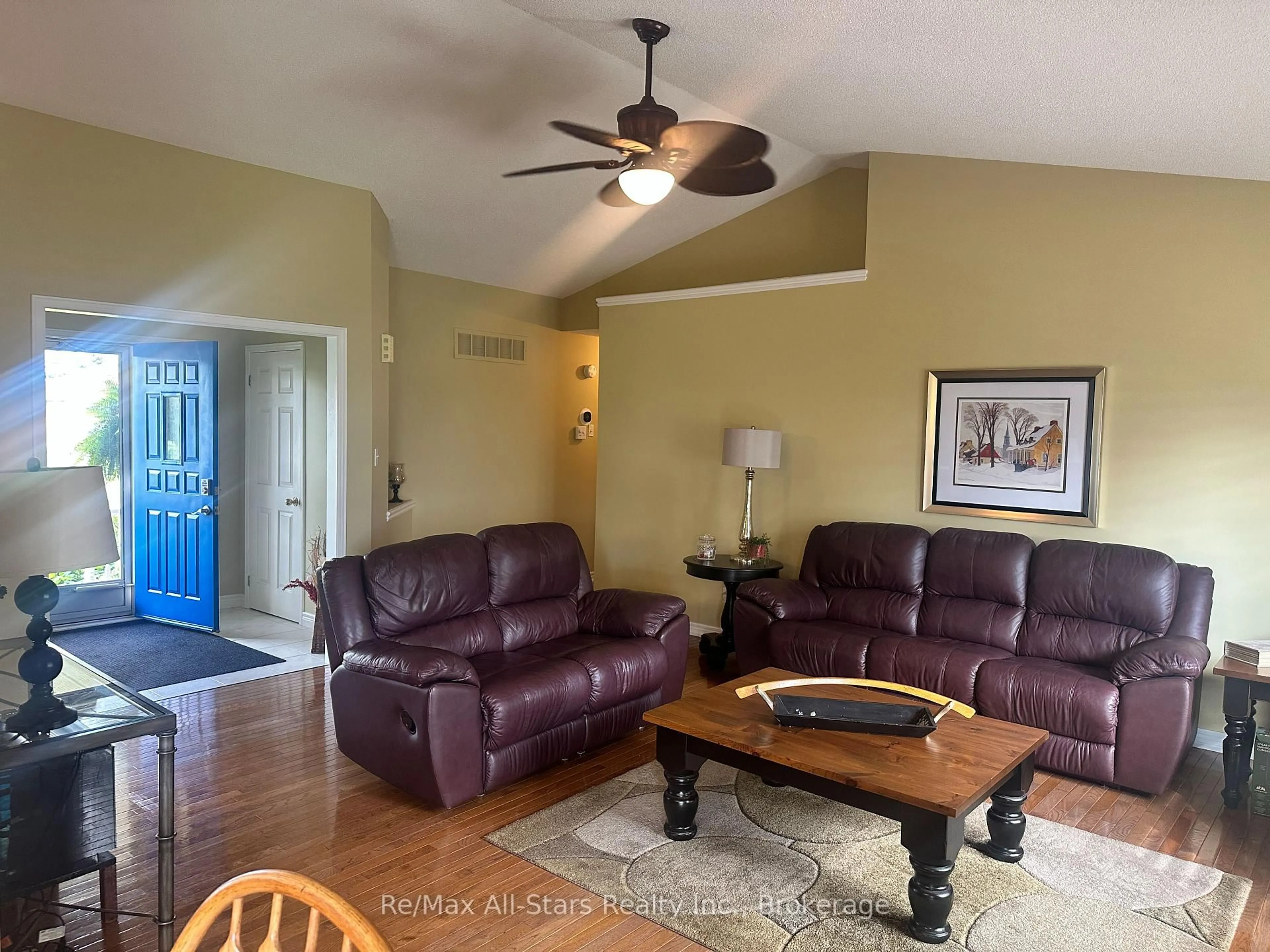 Living room with furniture, unknown for 22 Hallett Cres, Kawartha Lakes Ontario K0M 2C0