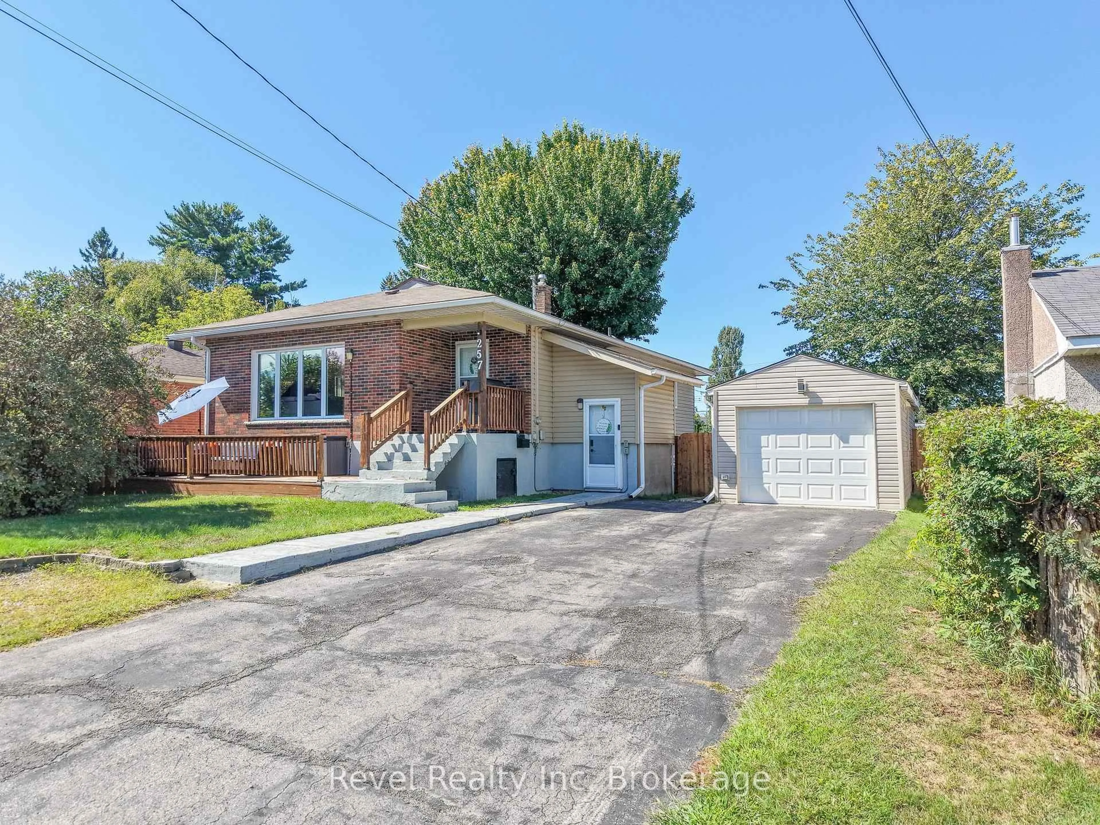 A pic from outside/outdoor area/front of a property/back of a property/a pic from drone, street for 257 Lee Ave, North Bay Ontario P1A 2K7