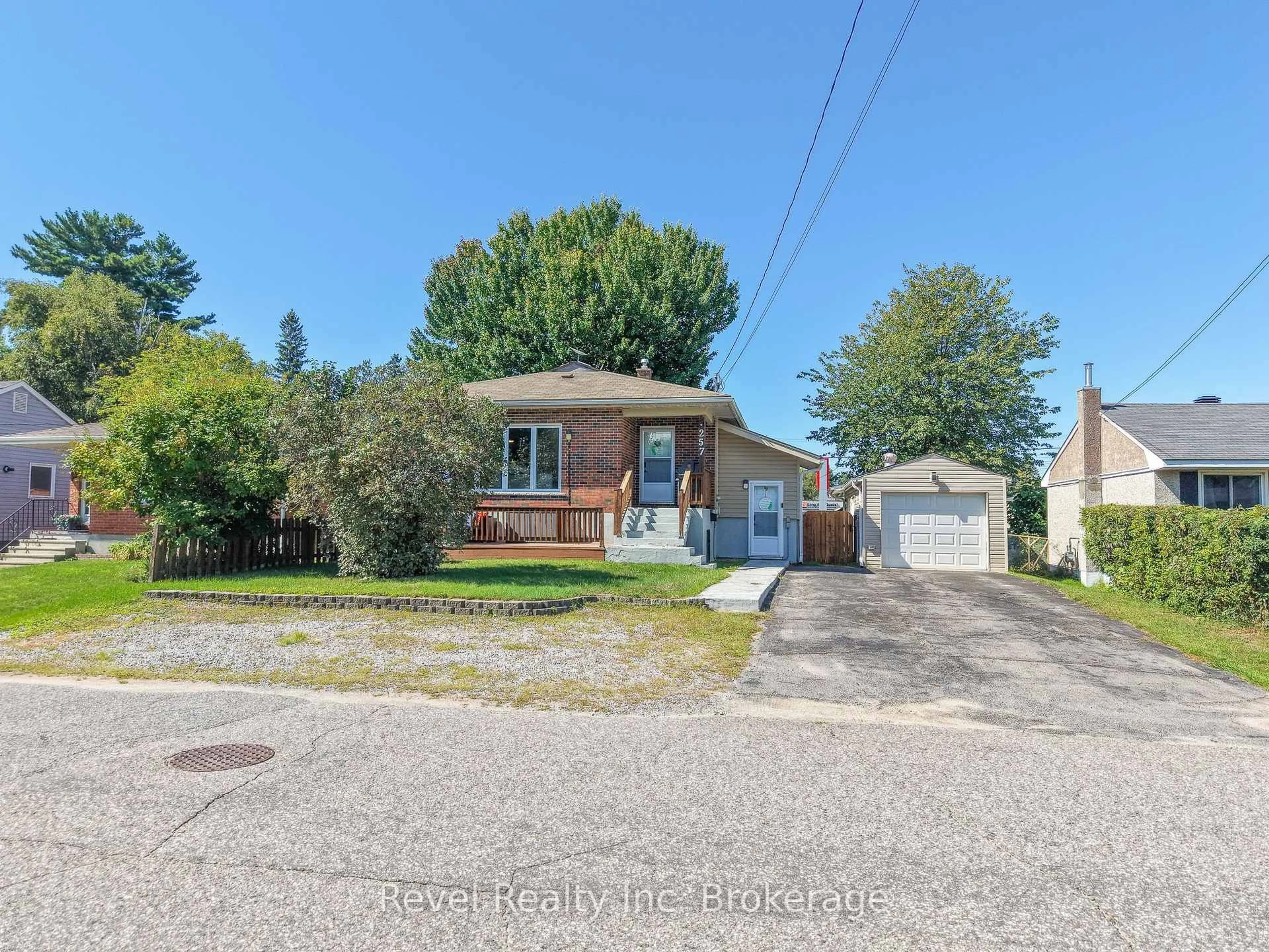 A pic from outside/outdoor area/front of a property/back of a property/a pic from drone, street for 257 Lee Ave, North Bay Ontario P1A 2K7