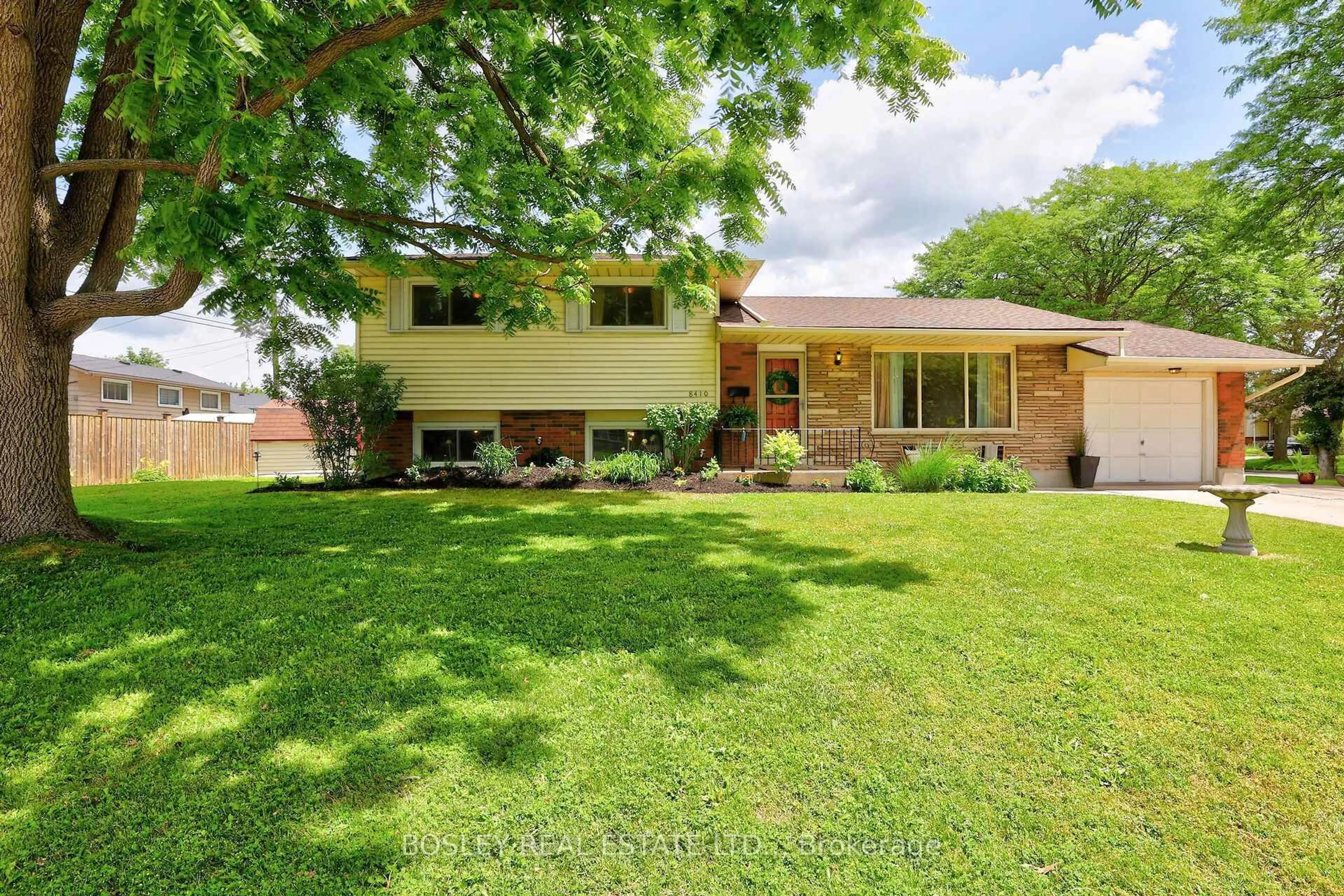 Unknown for 8410 Ares Crt, Niagara Falls Ontario L2G 6P1