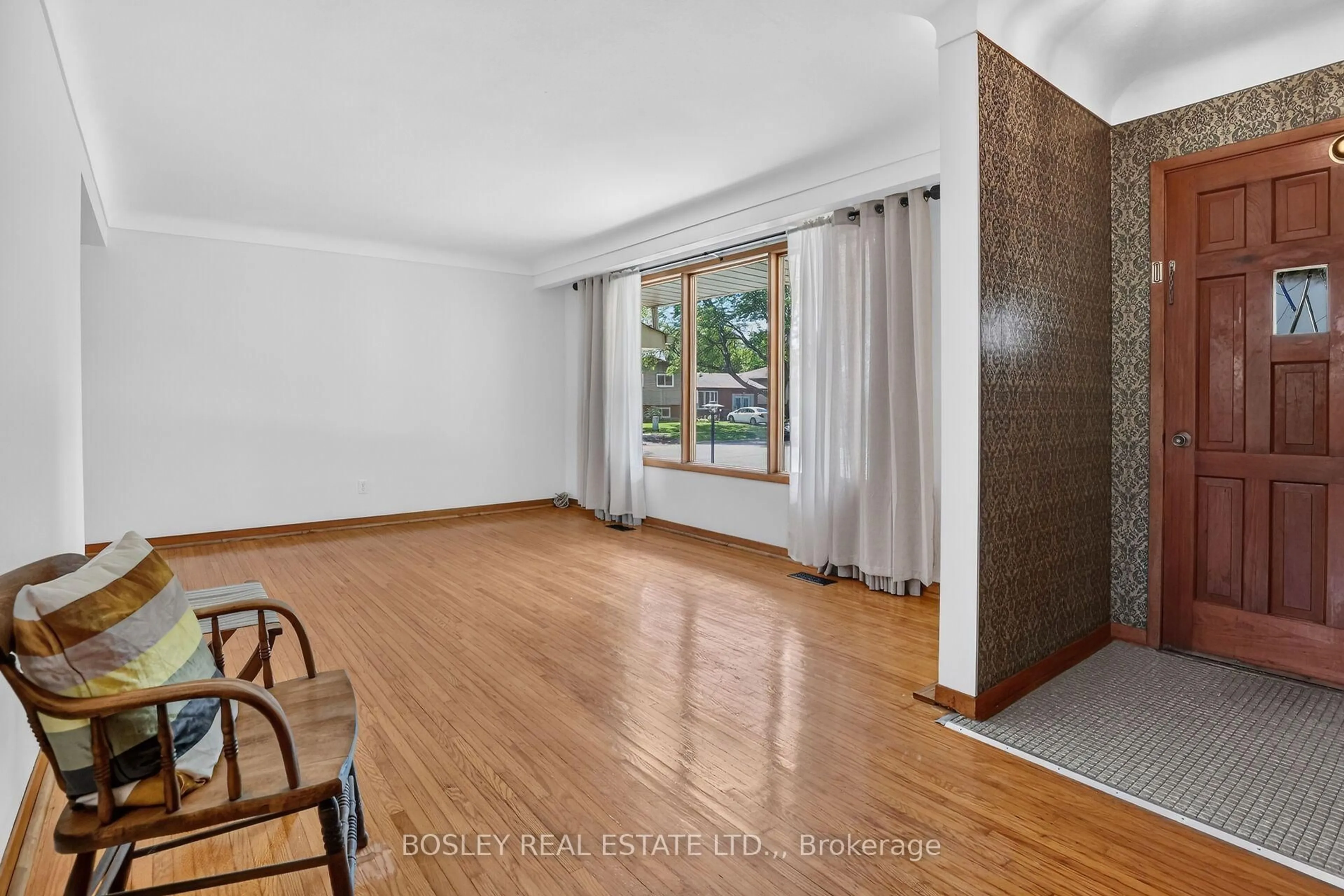 A pic of a room for 8410 Ares Crt, Niagara Falls Ontario L2G 6P1