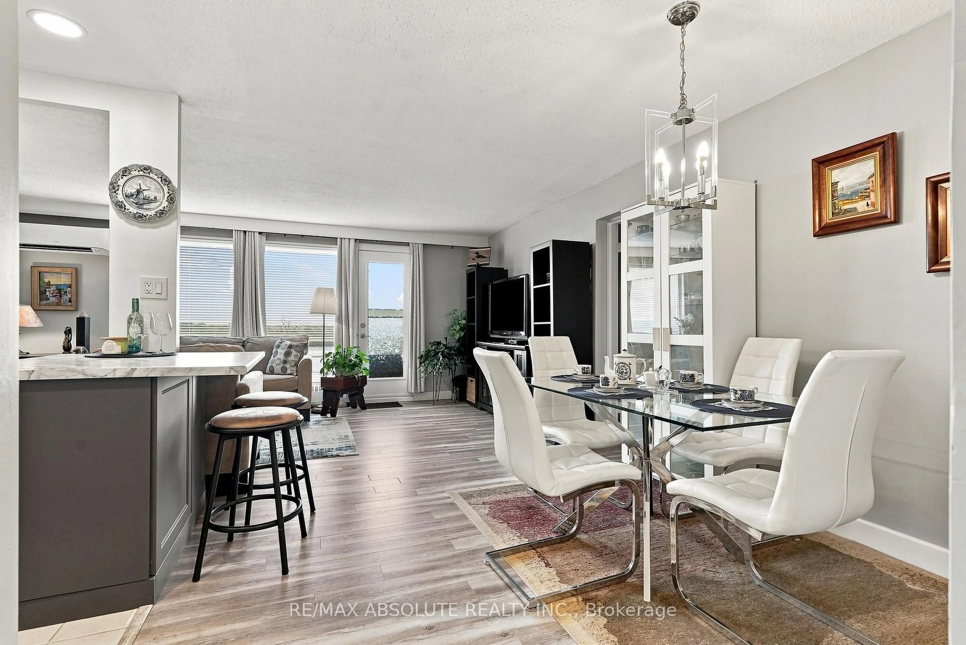 Unknown for 20 Chesterton Dr, Ottawa Ontario K2E 6Z7