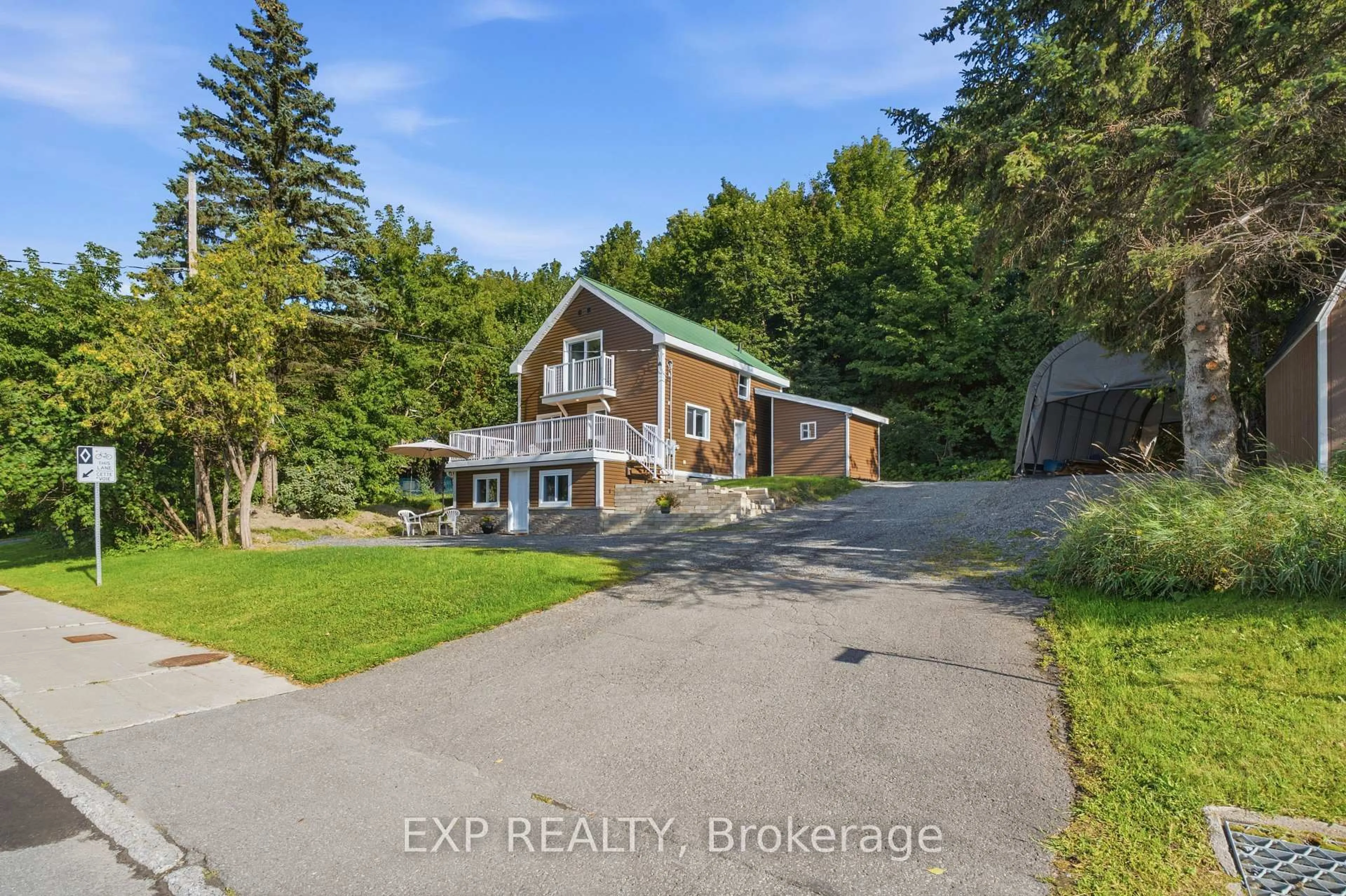 A pic from outside/outdoor area/front of a property/back of a property/a pic from drone, unknown for 3460 ST JOSEPH Blvd, Ottawa Ontario K4A 0Z4