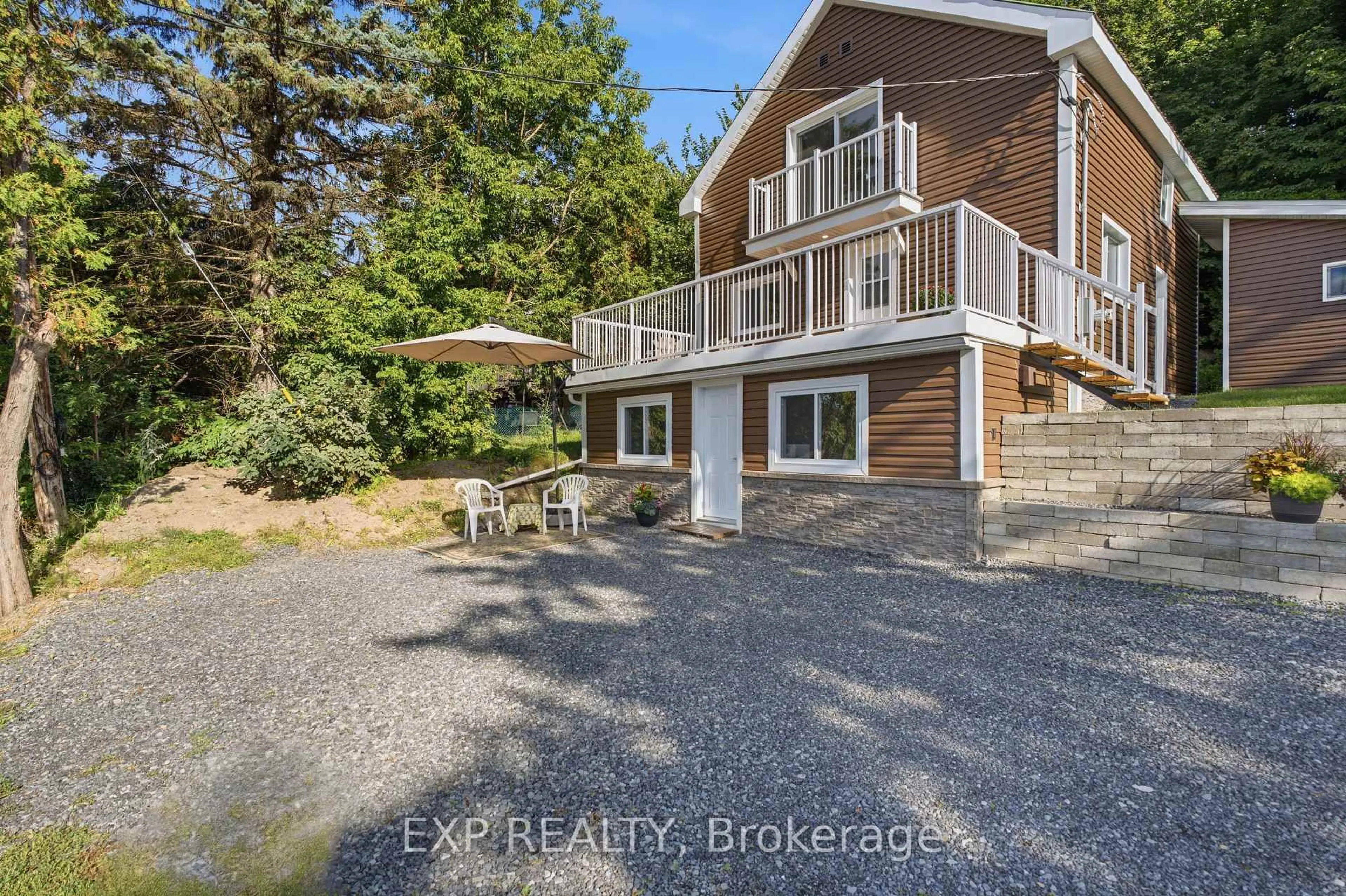 A pic from outside/outdoor area/front of a property/back of a property/a pic from drone, water/lake/river/ocean view for 3460 ST JOSEPH Blvd, Ottawa Ontario K4A 0Z4