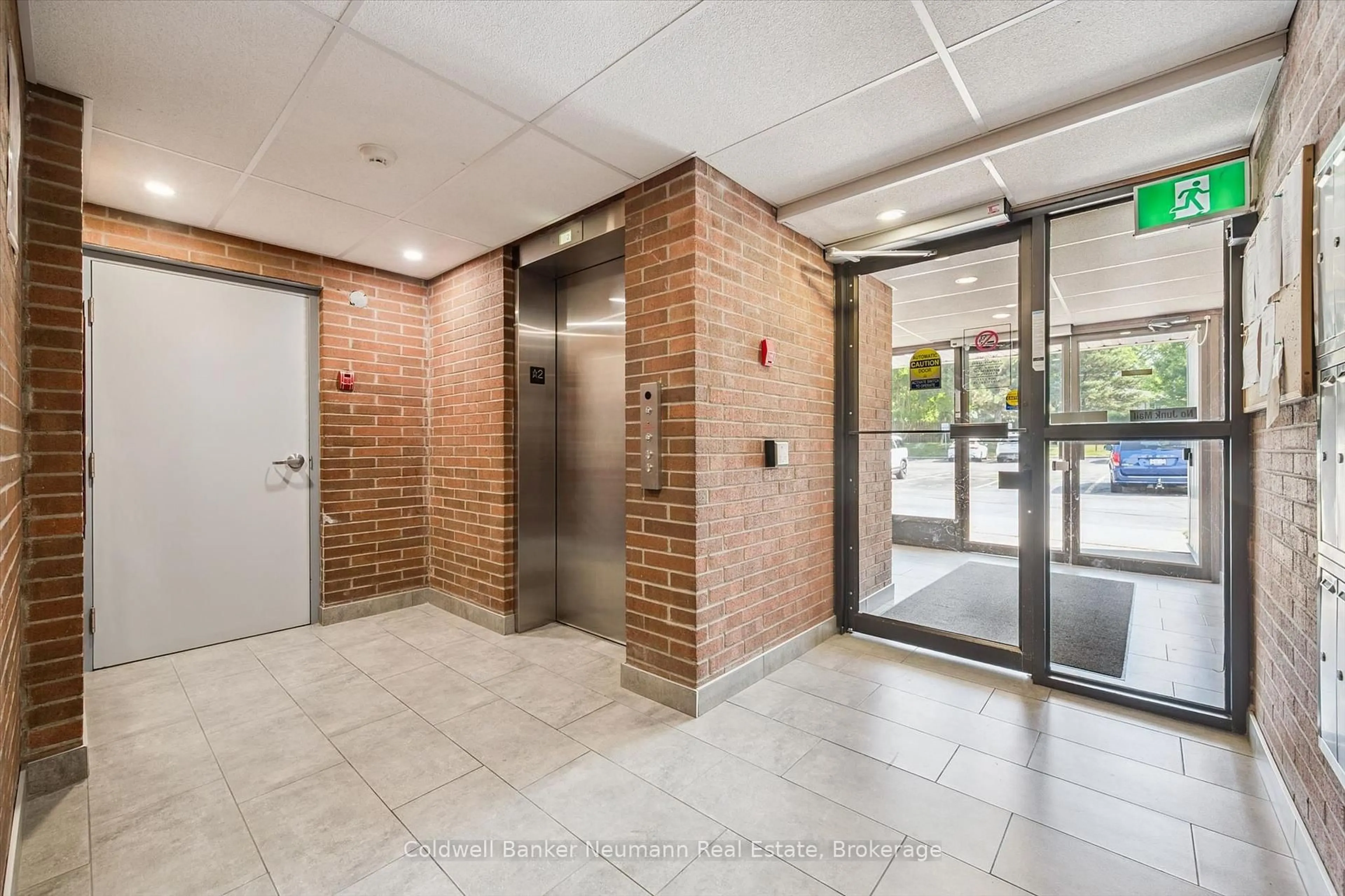 Indoor foyer for 65 Silvercreek Pkwy #407, Guelph Ontario N1H 7R9