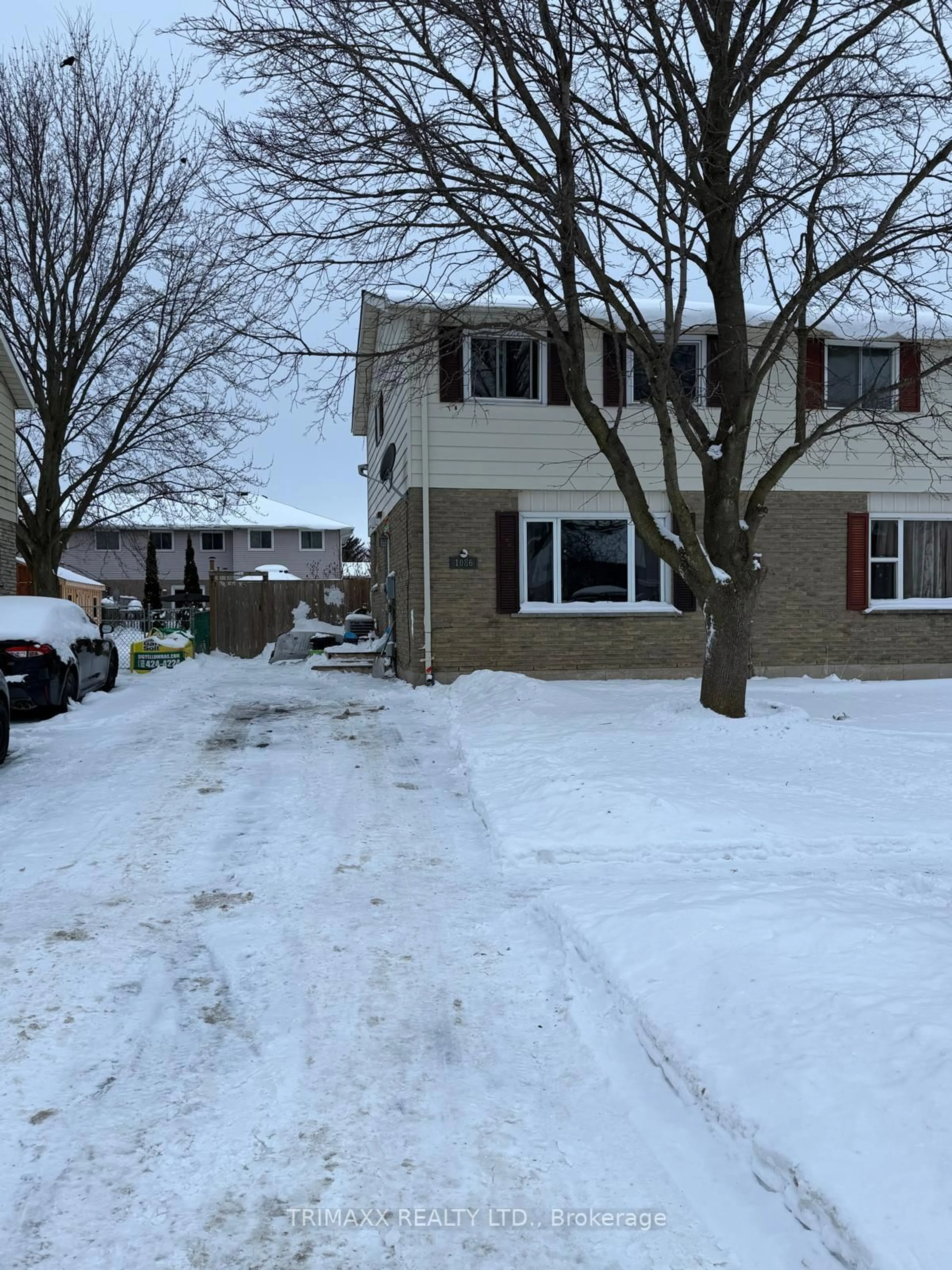 A pic from outside/outdoor area/front of a property/back of a property/a pic from drone, street for 1086 CANFIELD Cres, Woodstock Ontario N4S 8P3