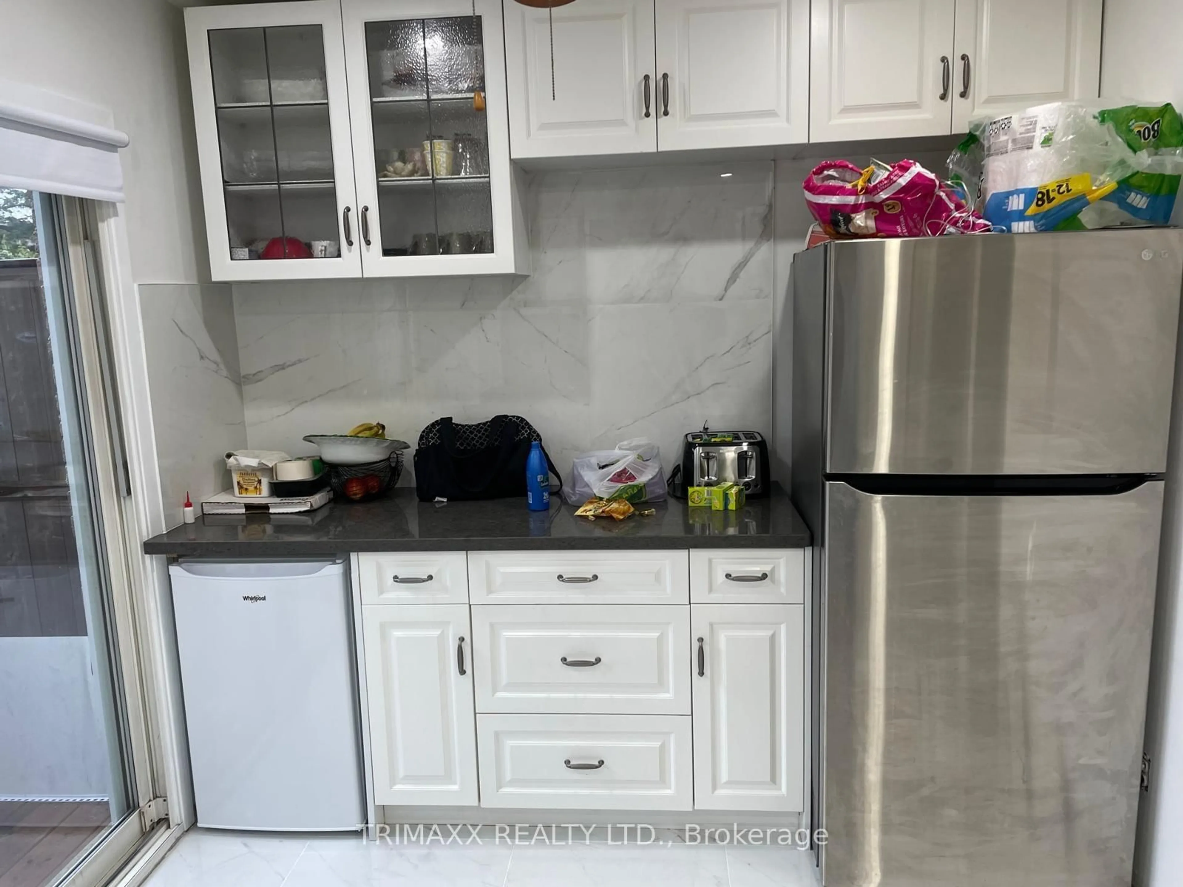 Standard kitchen, unknown for 1086 CANFIELD Cres, Woodstock Ontario N4S 8P3