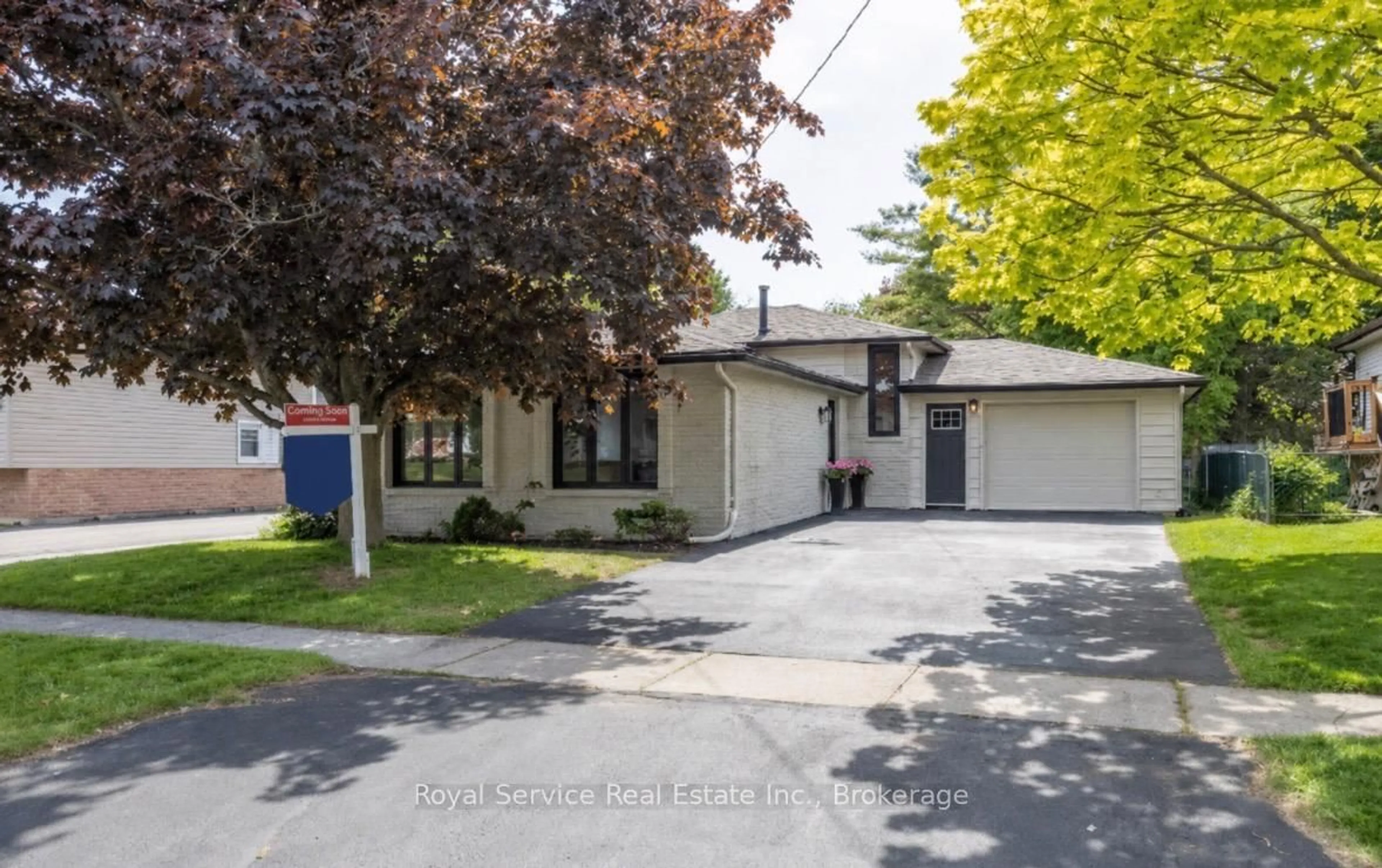 A pic from outside/outdoor area/front of a property/back of a property/a pic from drone, street for 567 Daintry Cres, Cobourg Ontario K9A 4X9